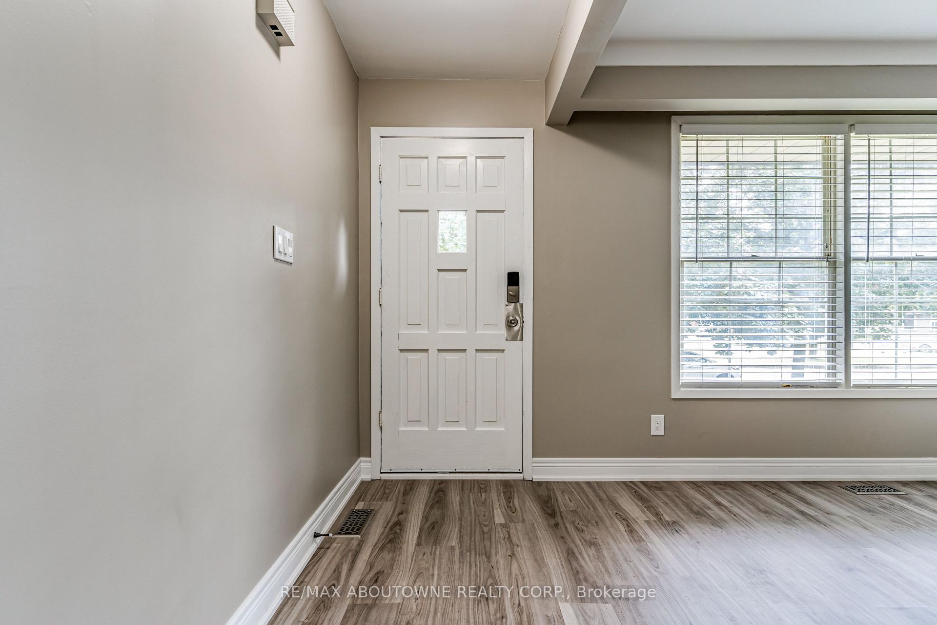 Photo 7 of 19 Friars Court, St. Catharines, Lakeport — HOMEH