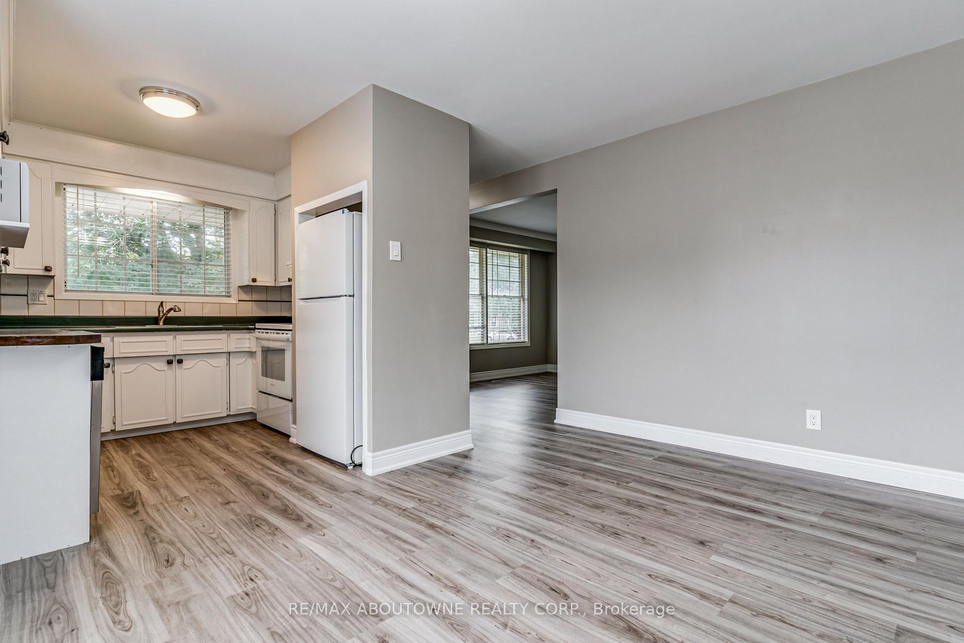 Photo 17 of 19 Friars Court, St. Catharines, Lakeport — HOMEH