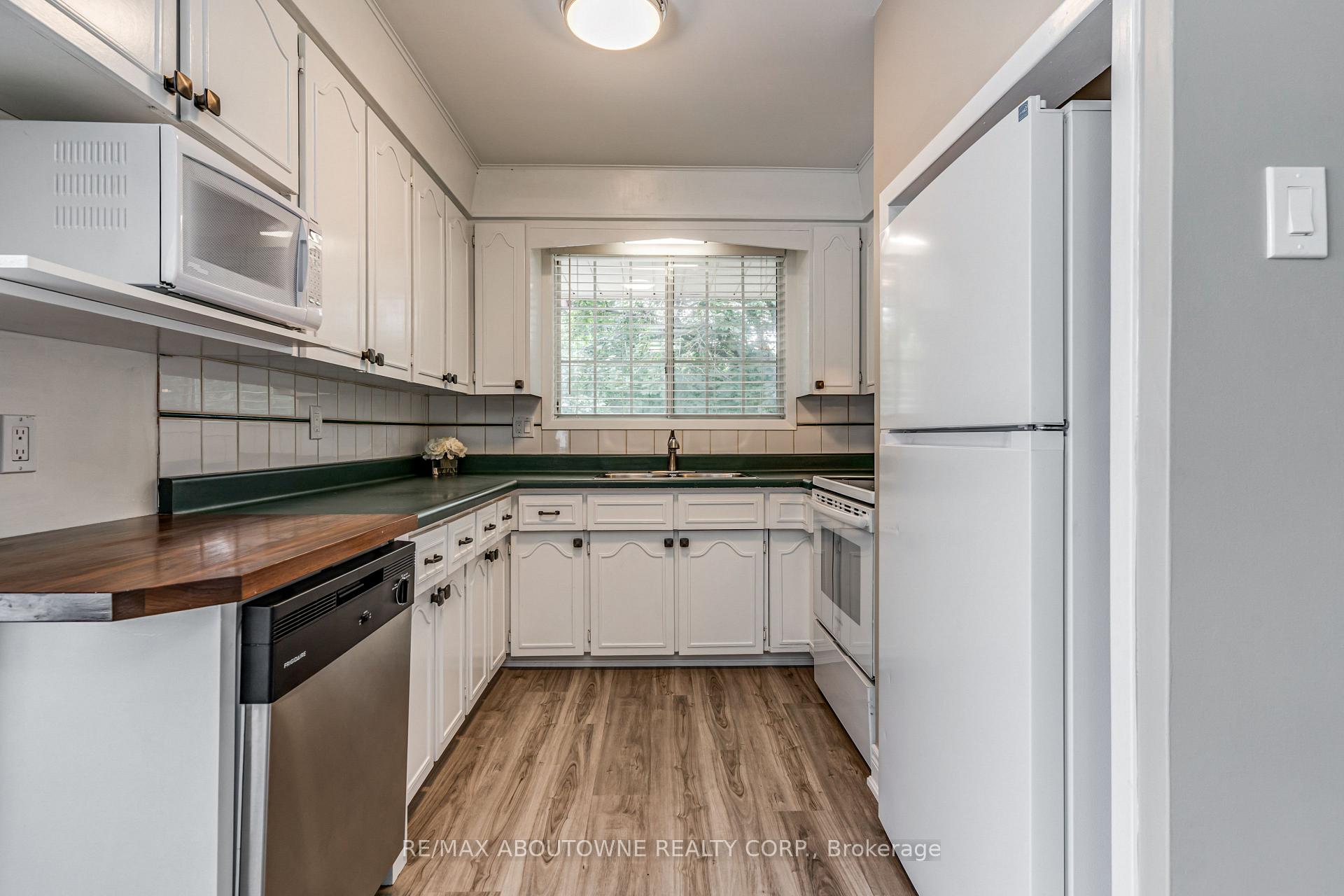Photo 18 of 19 Friars Court, St. Catharines, Lakeport — HOMEH