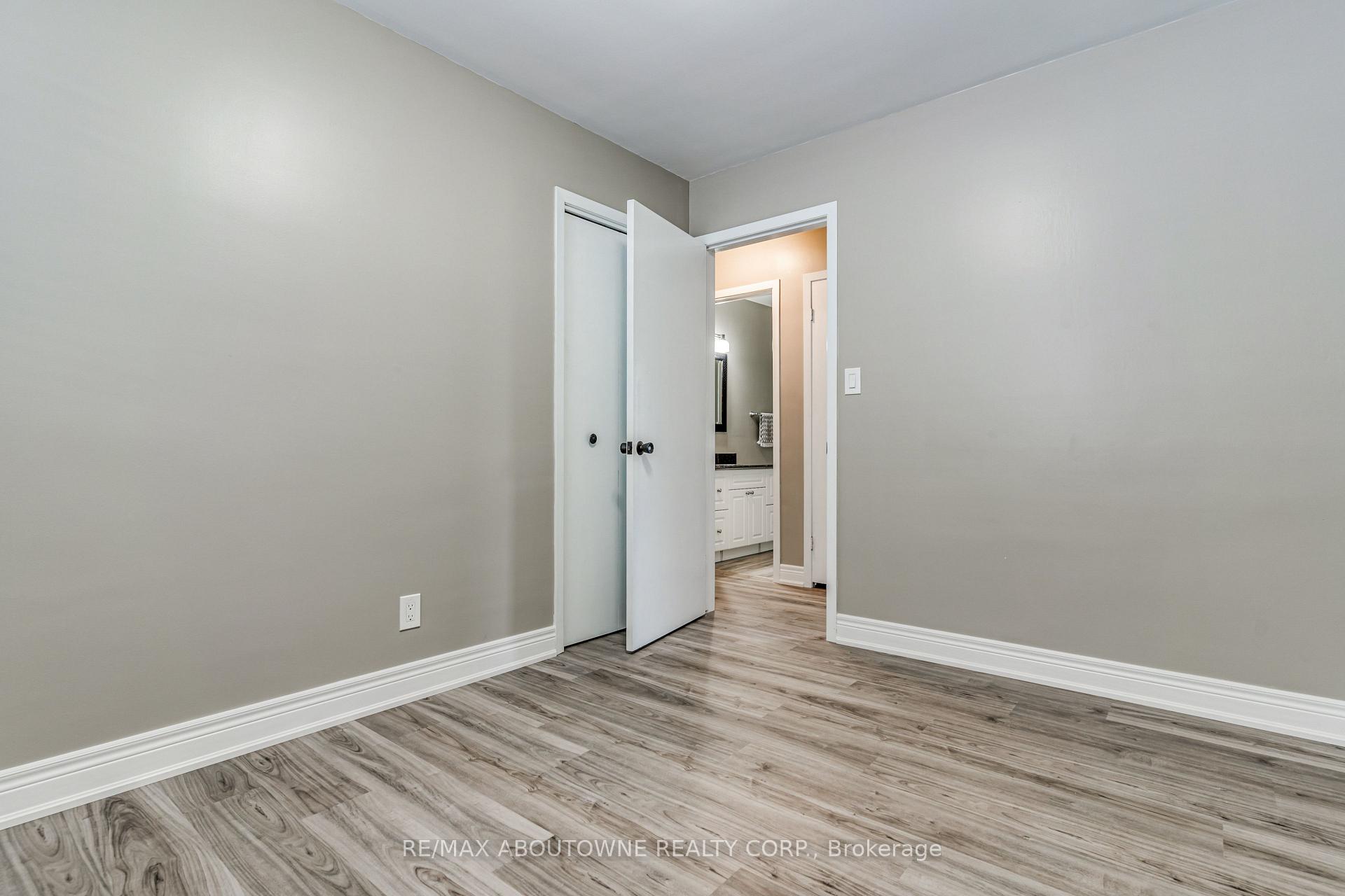 Photo 23 of 19 Friars Court, St. Catharines, Lakeport — HOMEH
