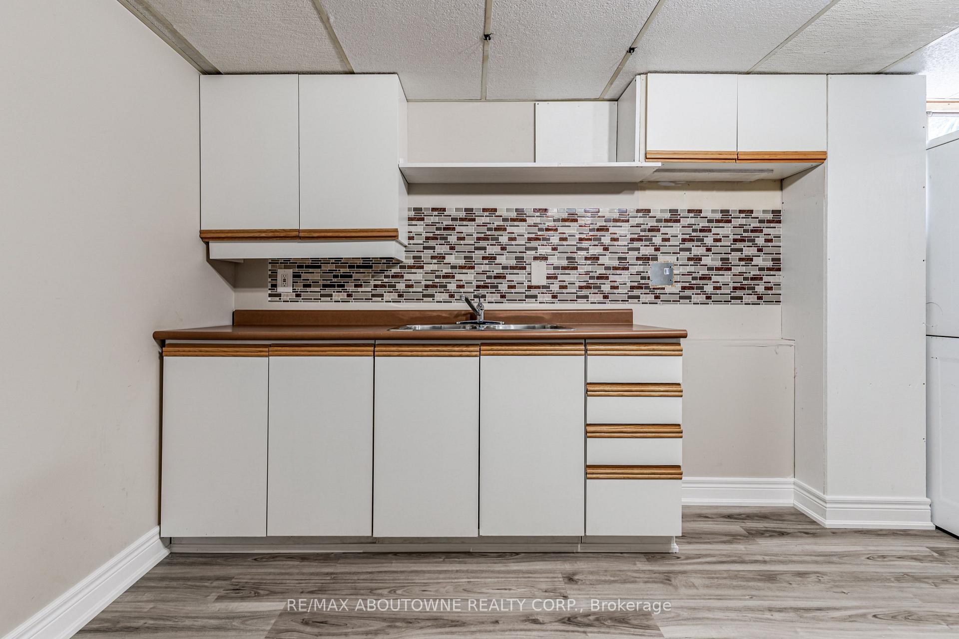 Photo 36 of 19 Friars Court, St. Catharines, Lakeport — HOMEH