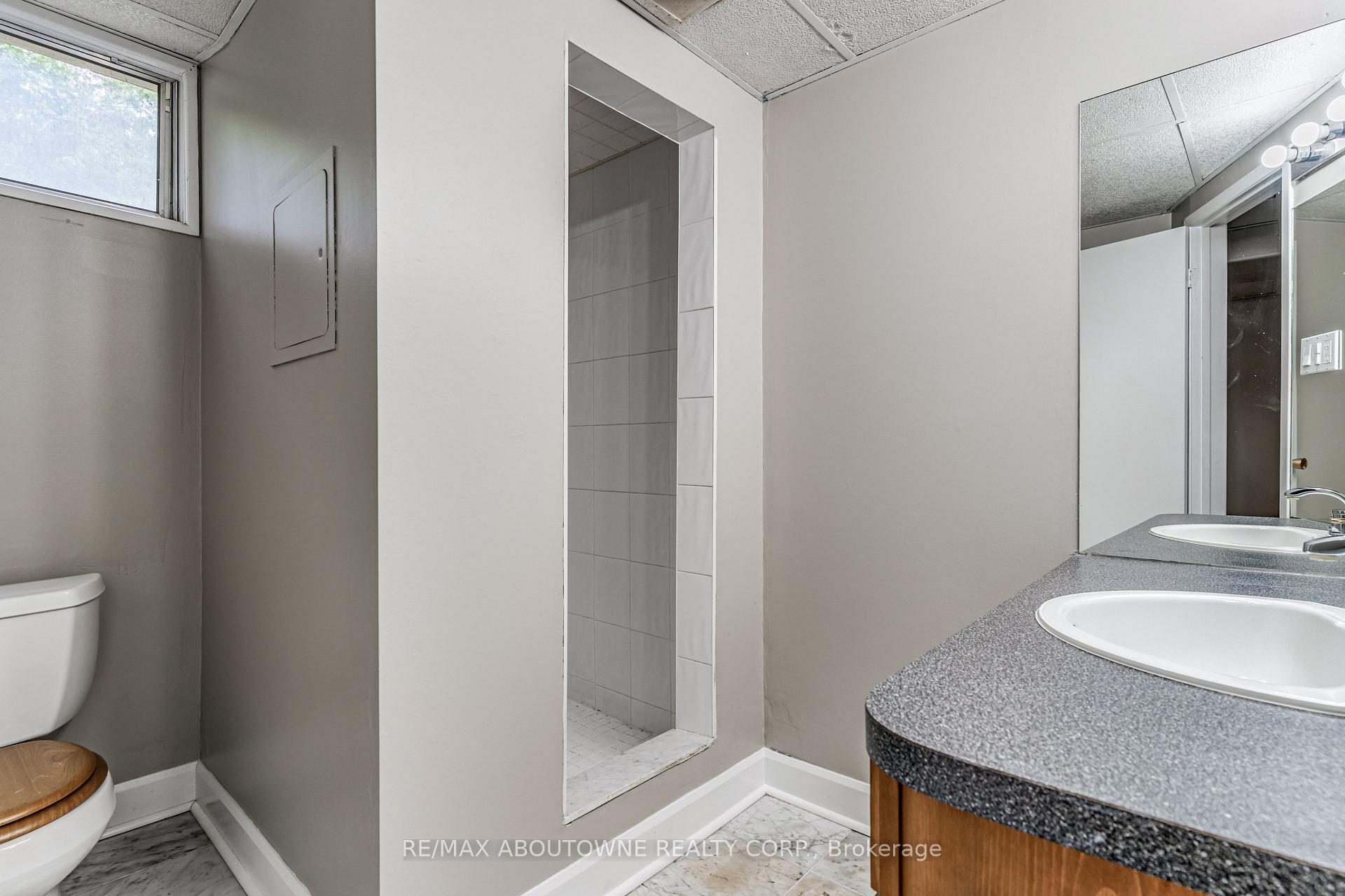 Photo 39 of 19 Friars Court, St. Catharines, Lakeport — HOMEH