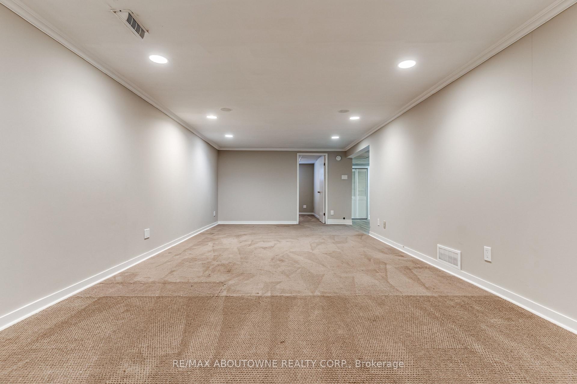 Photo 43 of 19 Friars Court, St. Catharines, Lakeport — HOMEH