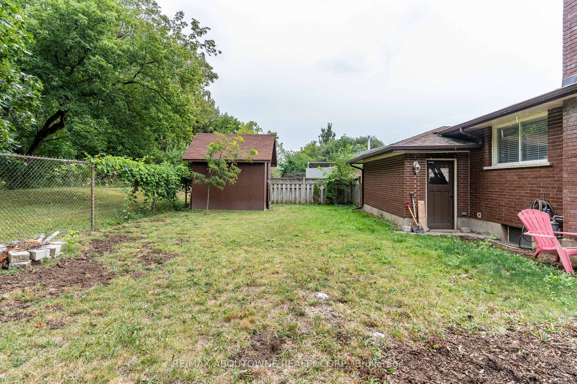 Photo 46 of 19 Friars Court, St. Catharines, Lakeport — HOMEH