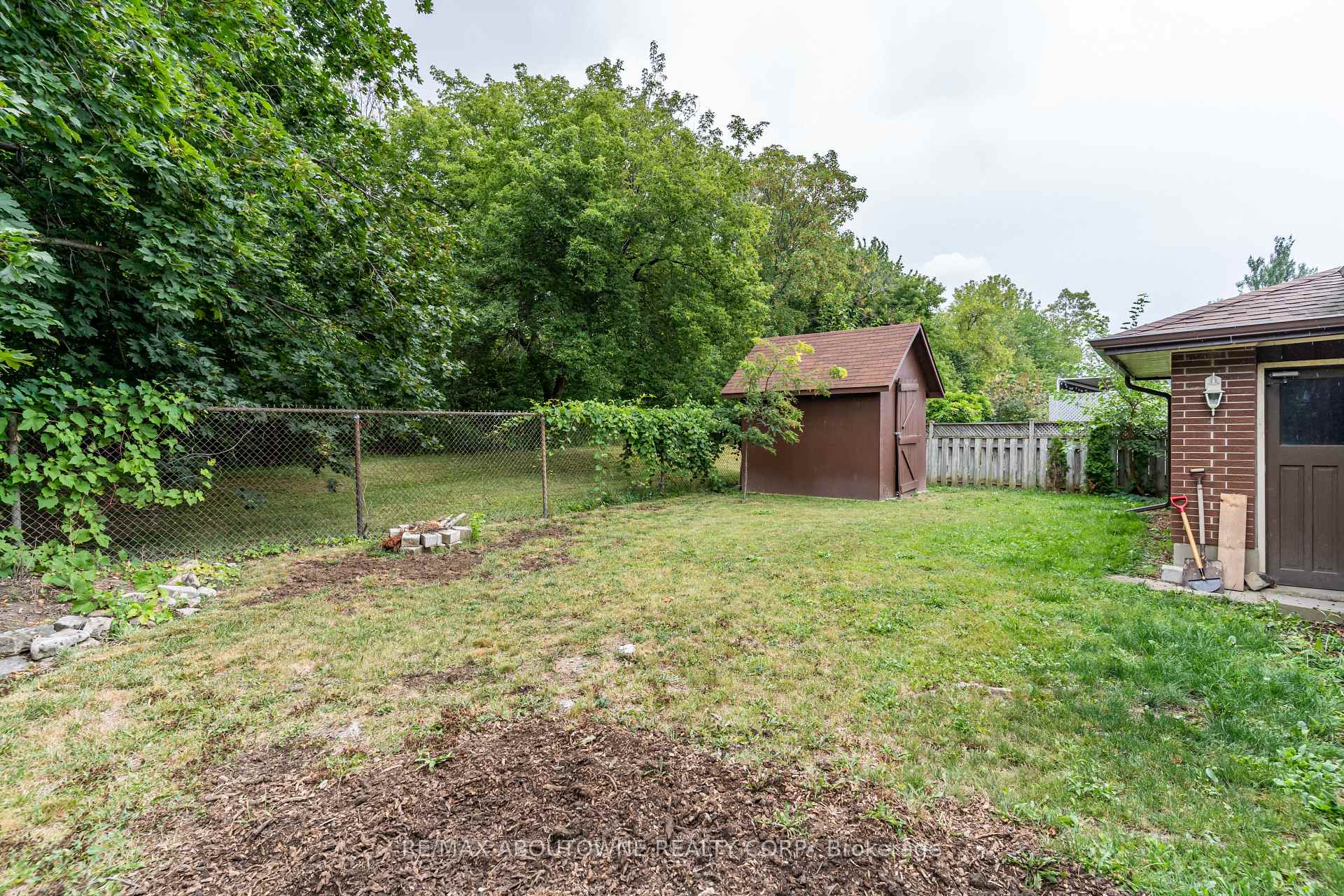 Photo 47 of 19 Friars Court, St. Catharines, Lakeport — HOMEH