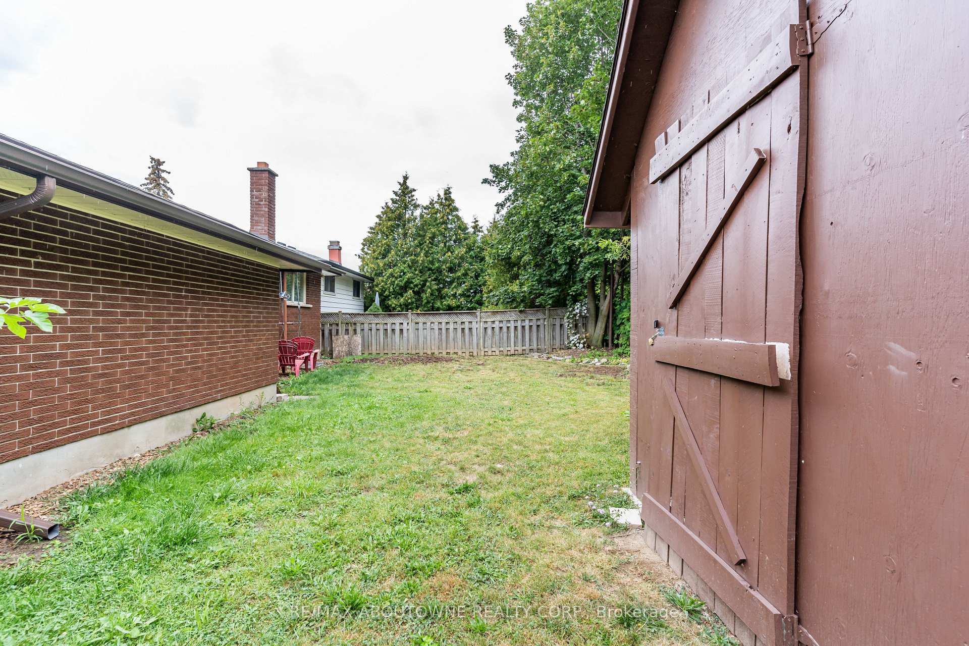Photo 48 of 19 Friars Court, St. Catharines, Lakeport — HOMEH
