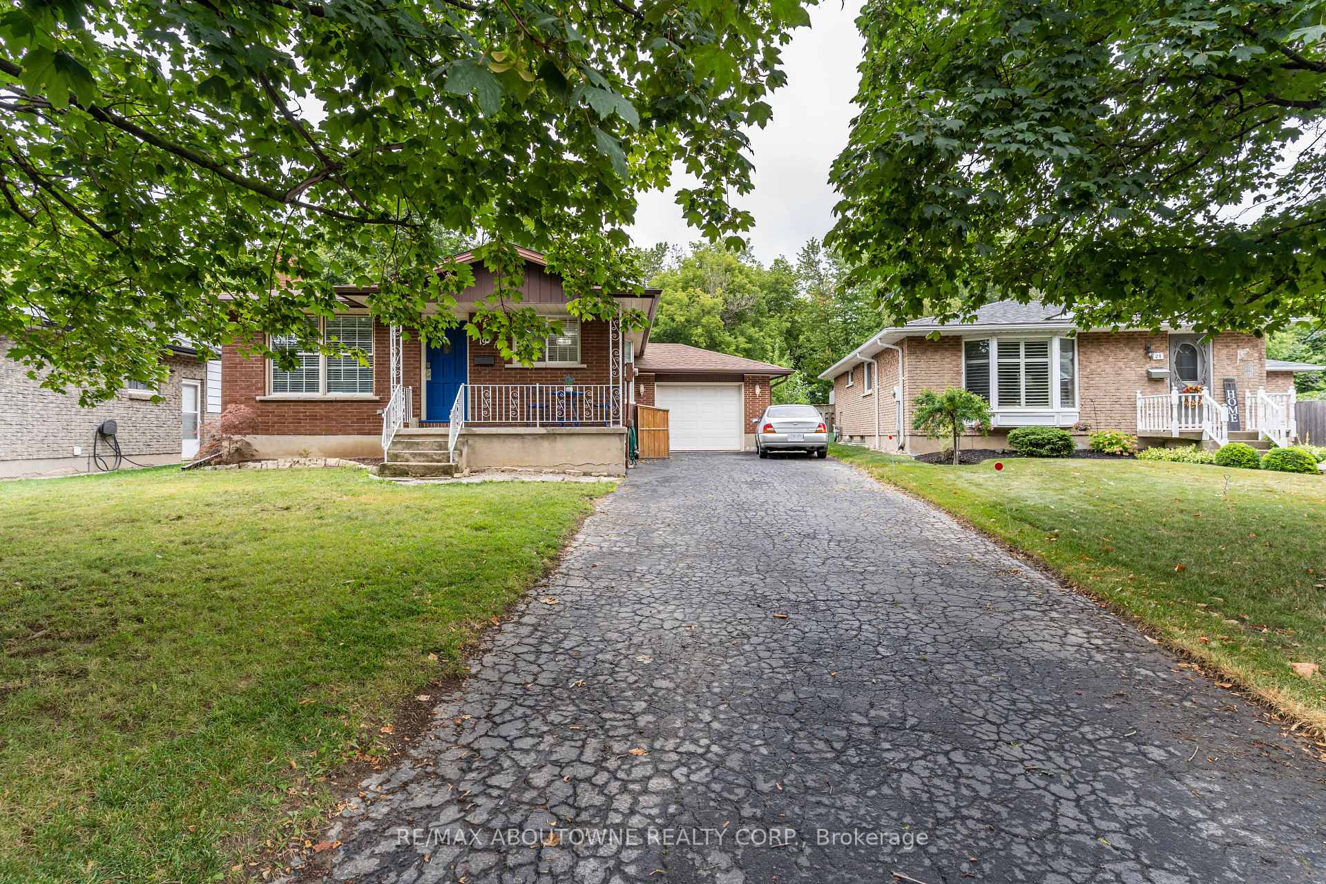 Photo 49 of 19 Friars Court, St. Catharines, Lakeport — HOMEH