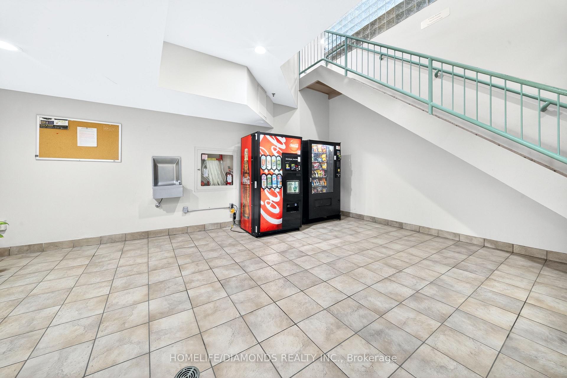 Photo 40 of Unit 2002, 5 Concorde Place, North York, Banbury-Don Mills — HOMEH
