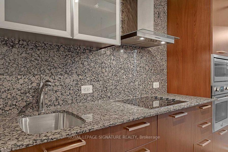 Photo 4 of Unit 311, 12 York Street, Toronto, Waterfront Communities — HOMEH