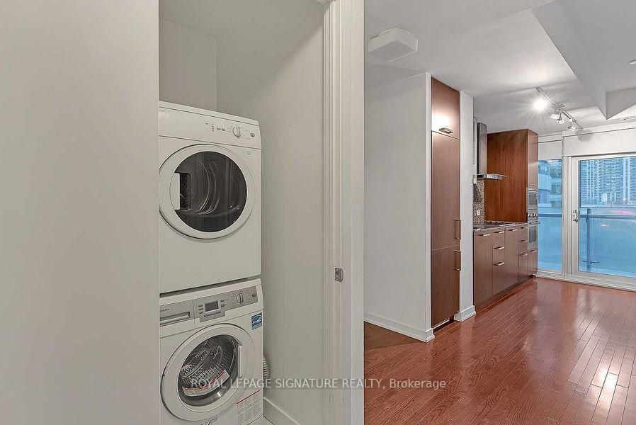 Photo 15 of Unit 311, 12 York Street, Toronto, Waterfront Communities — HOMEH