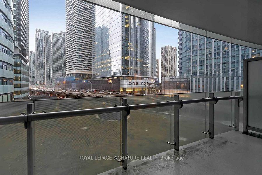 Photo 16 of Unit 311, 12 York Street, Toronto, Waterfront Communities — HOMEH