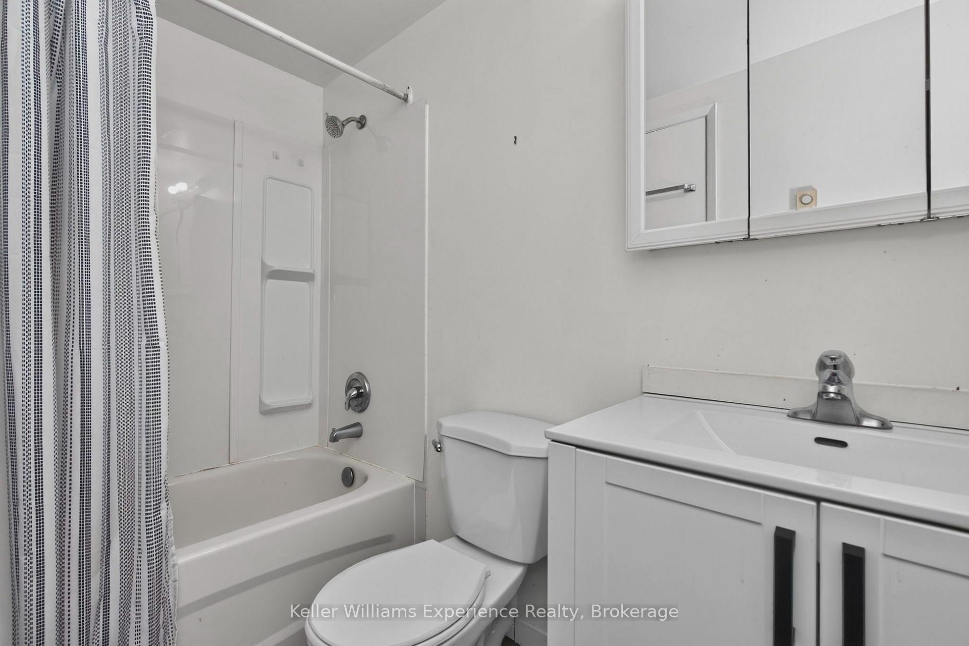 Photo 35 of Unit 203, 184 Eighth Street, Collingwood — HOMEH