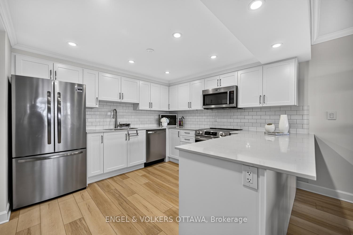 Photo 10 of Unit 110, 55 Water Street E, Brockville, Brockville — HOMEH