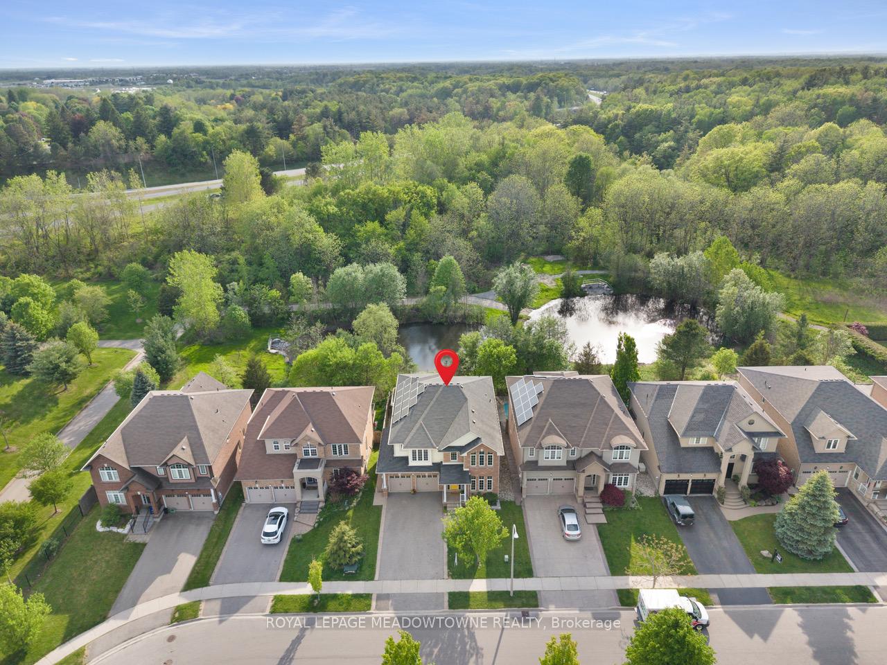 Photo 2 of 475 Valridge Drive, Hamilton, Ancaster — HOMEH