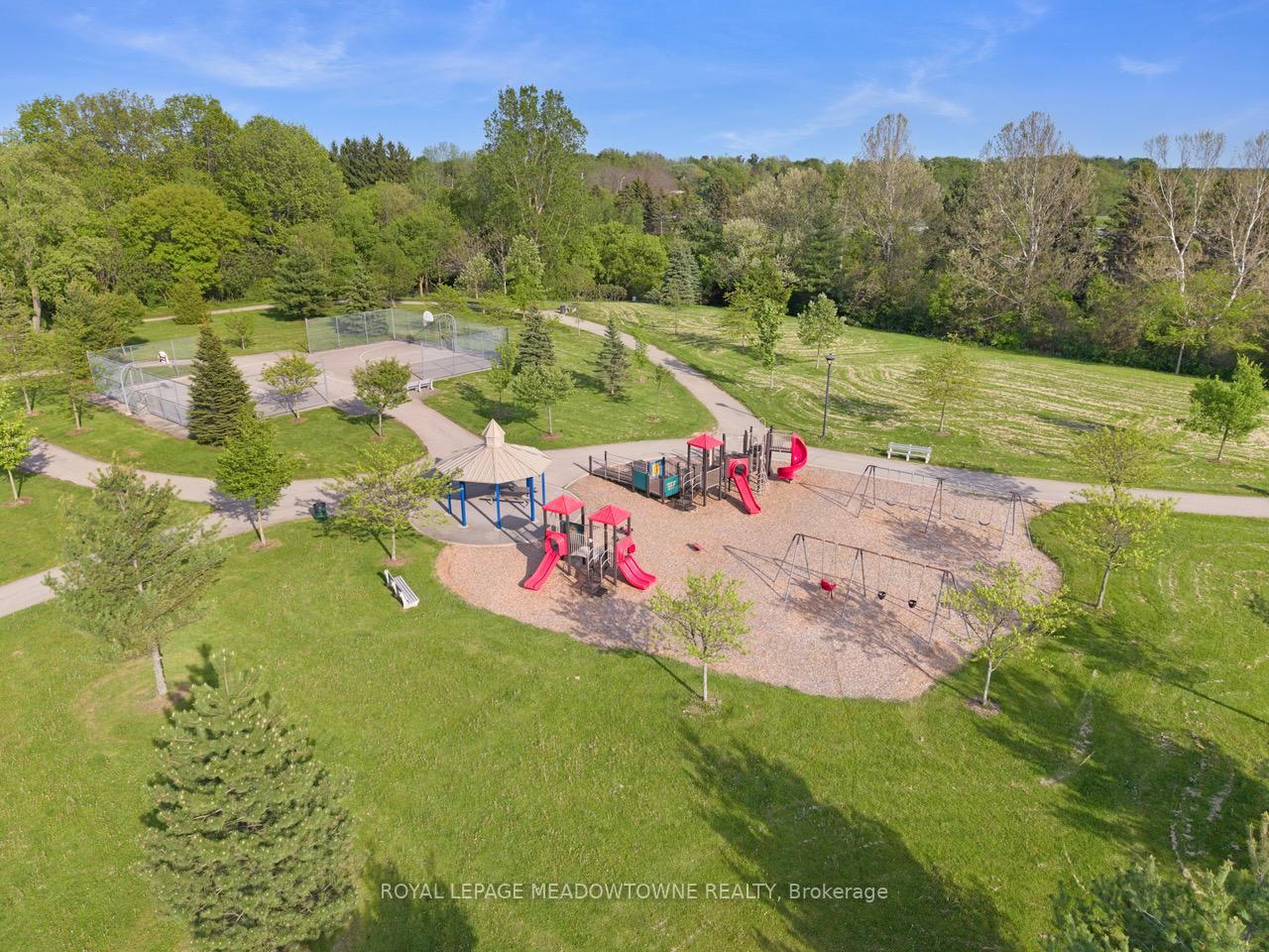 Photo 61 of 475 Valridge Drive, Hamilton, Ancaster — HOMEH