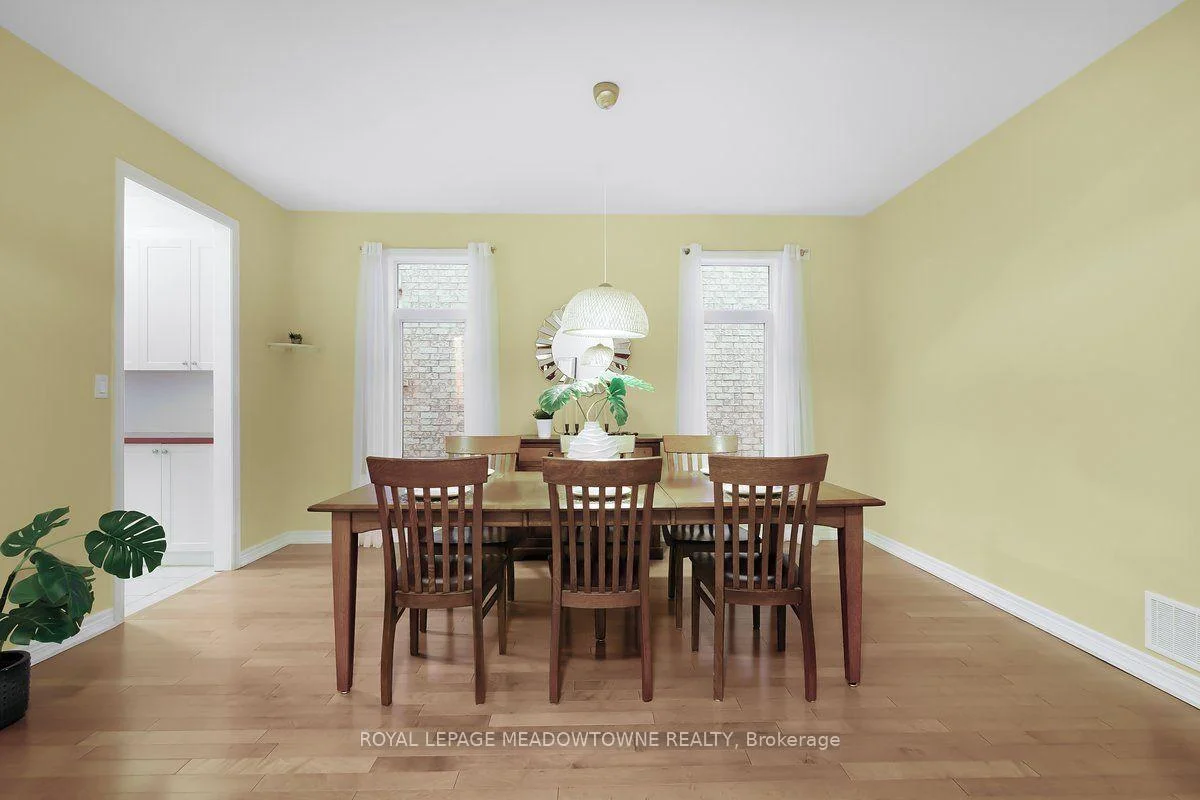 Photo 12 of 475 Valridge Drive, Hamilton, Ancaster — HOMEH