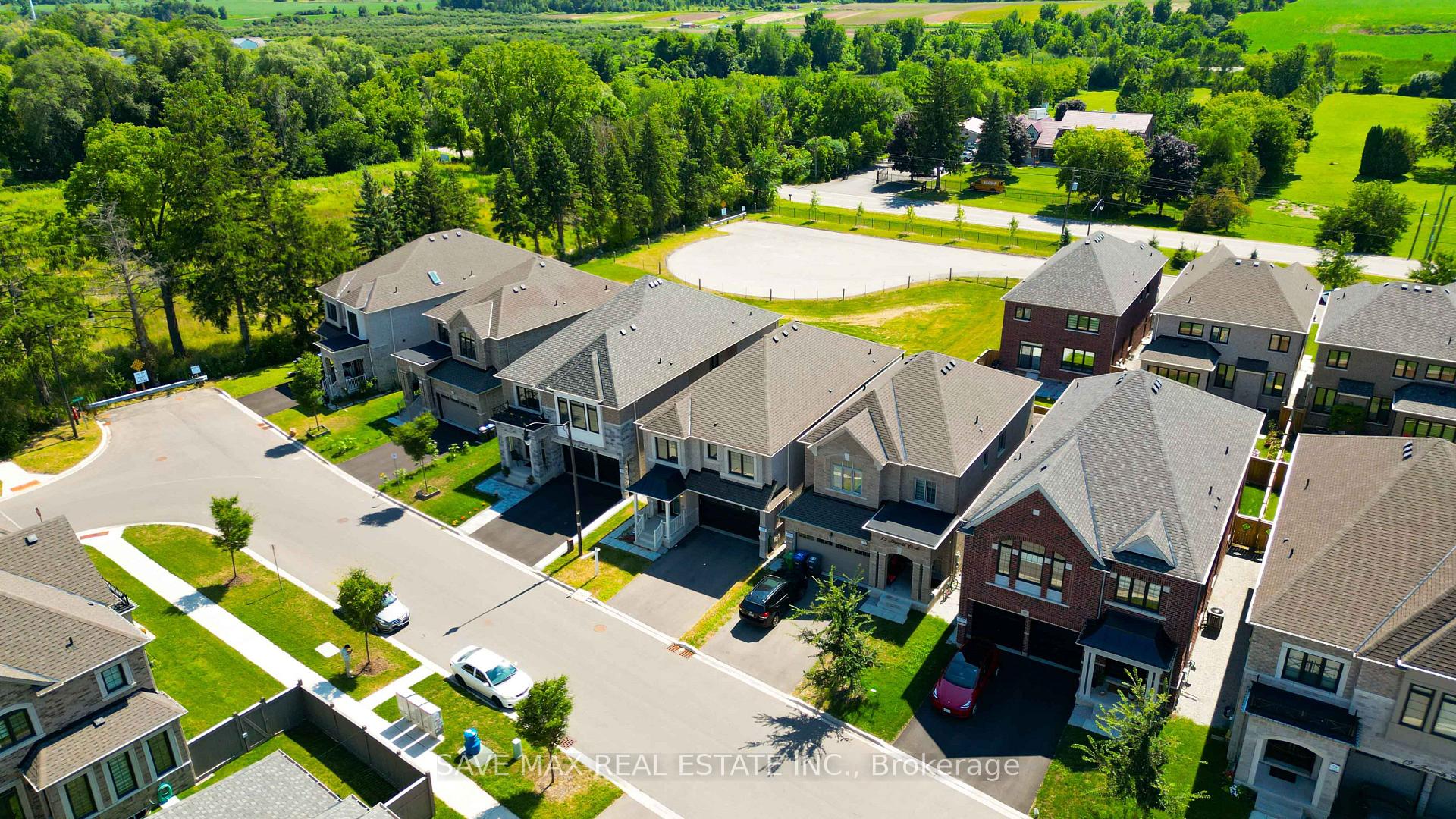 Photo 2 of 13 Ixworth Circle, Brampton, Bram West — HOMEH
