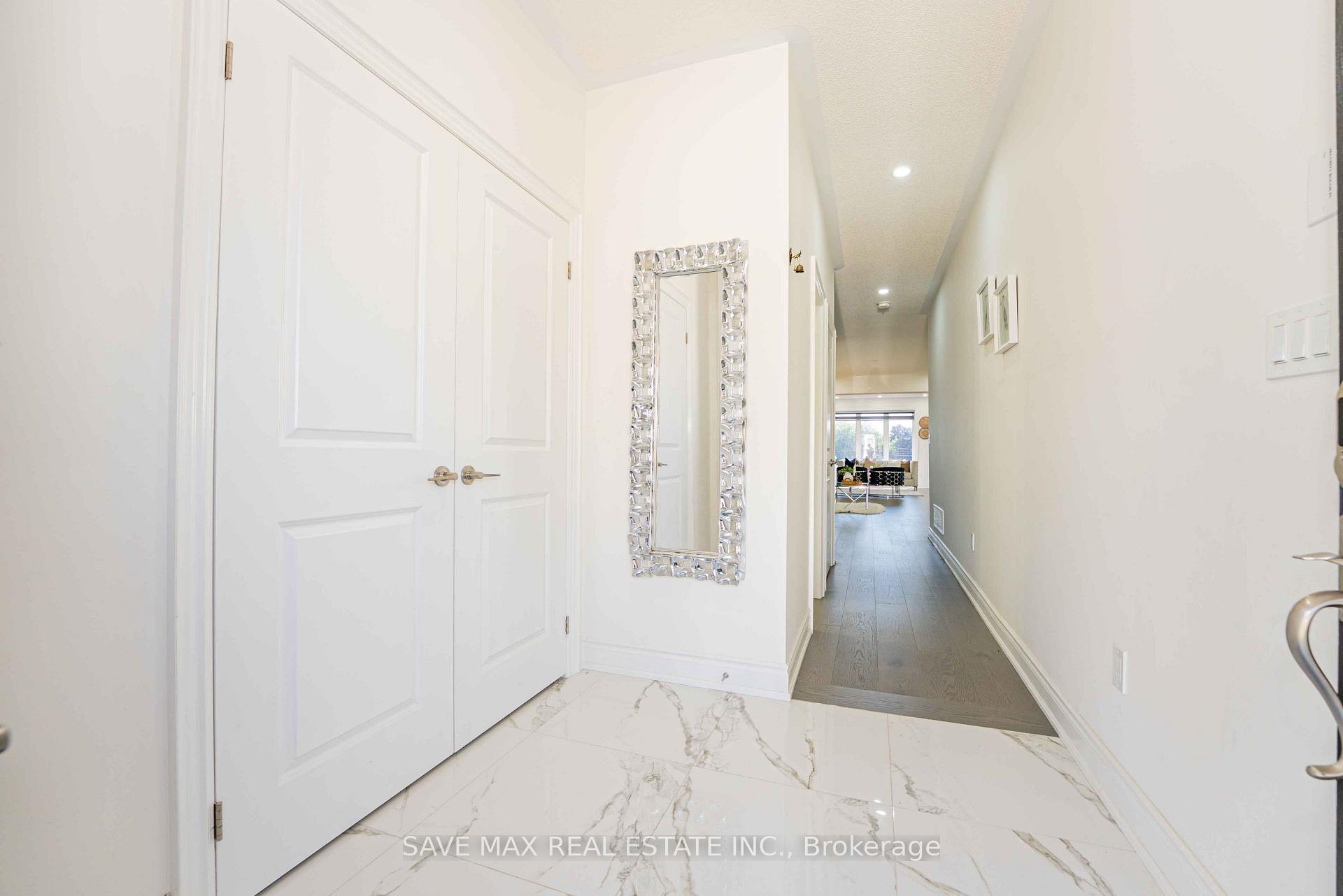 Photo 5 of 13 Ixworth Circle, Brampton, Bram West — HOMEH