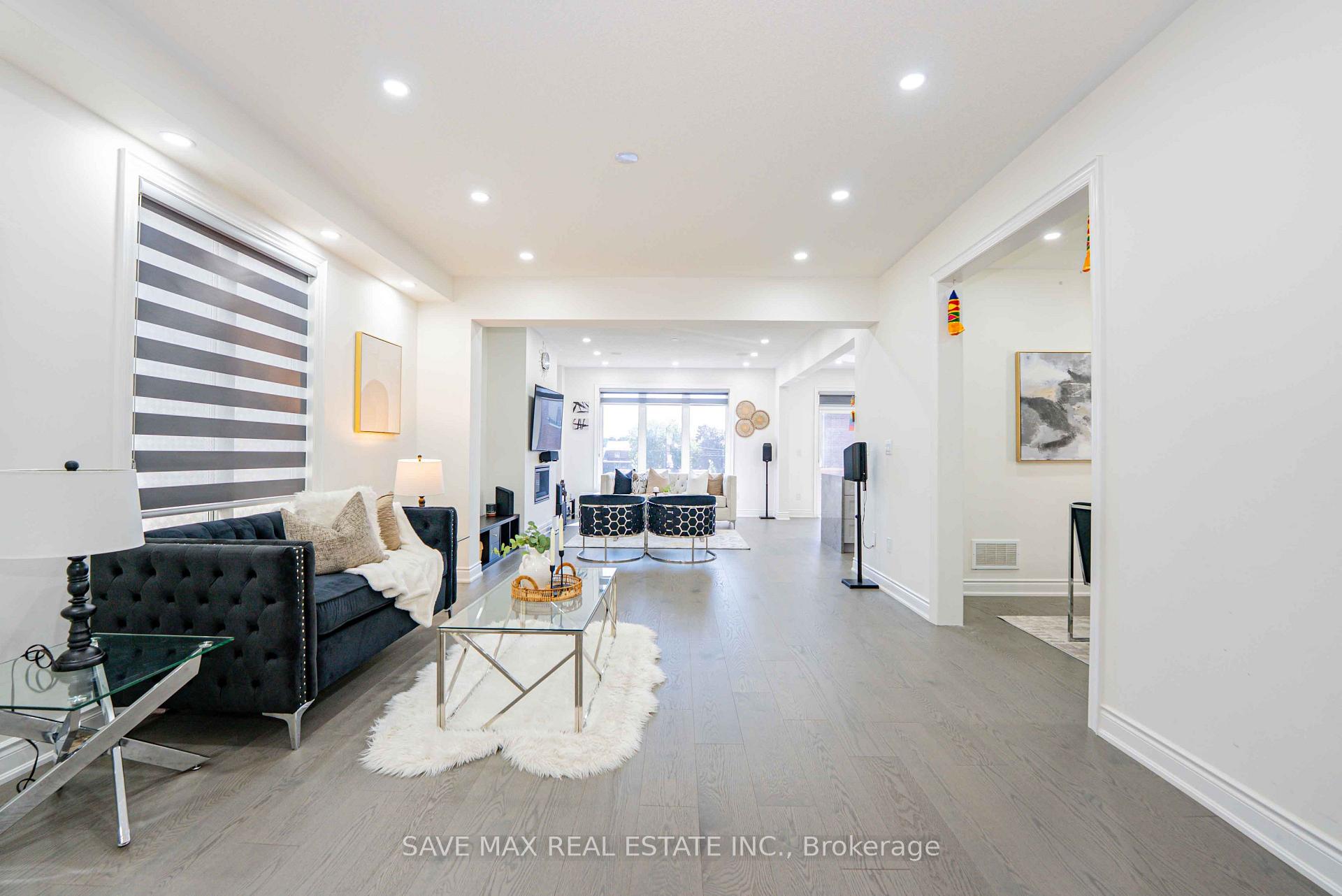 Photo 7 of 13 Ixworth Circle, Brampton, Bram West — HOMEH