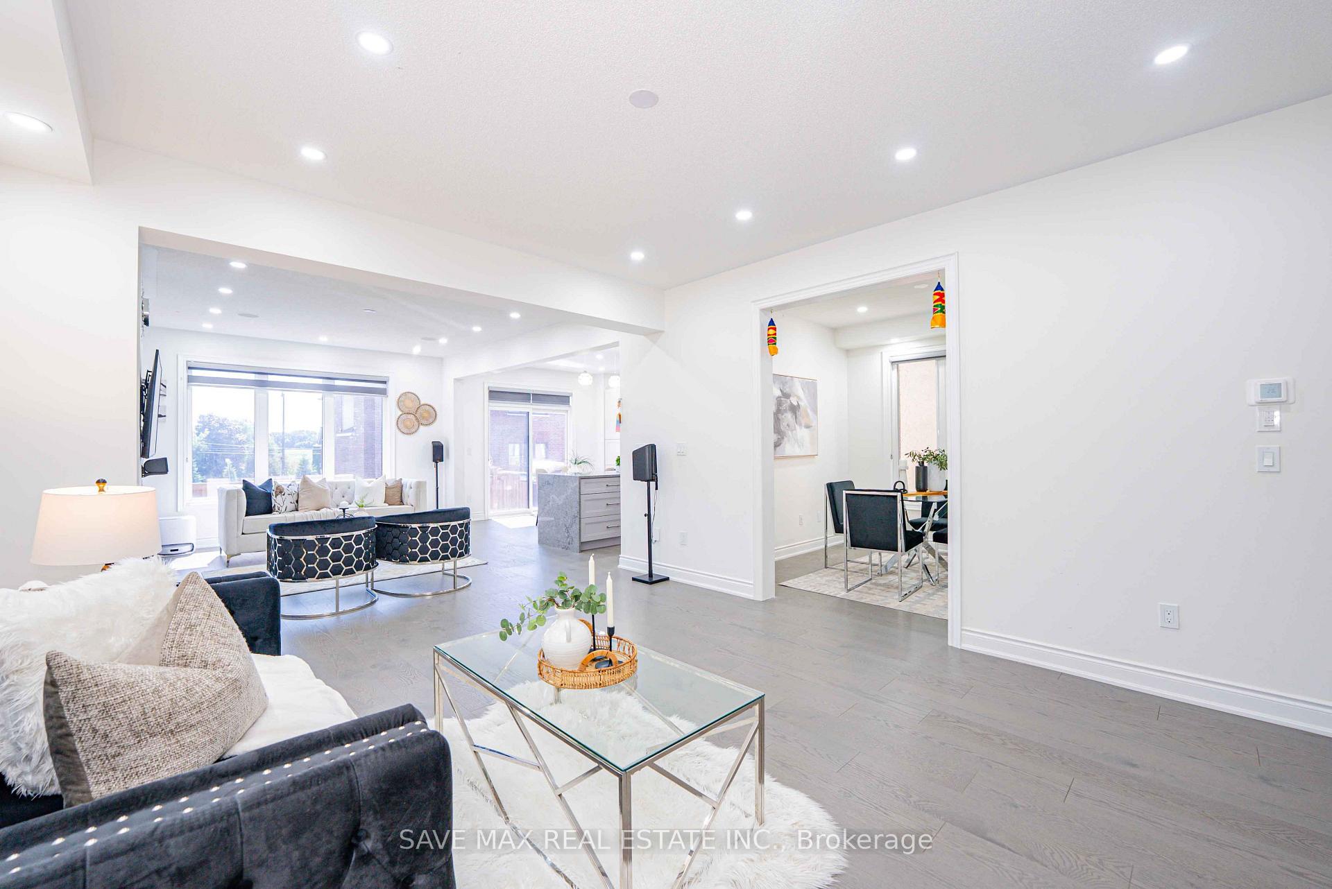 Photo 9 of 13 Ixworth Circle, Brampton, Bram West — HOMEH