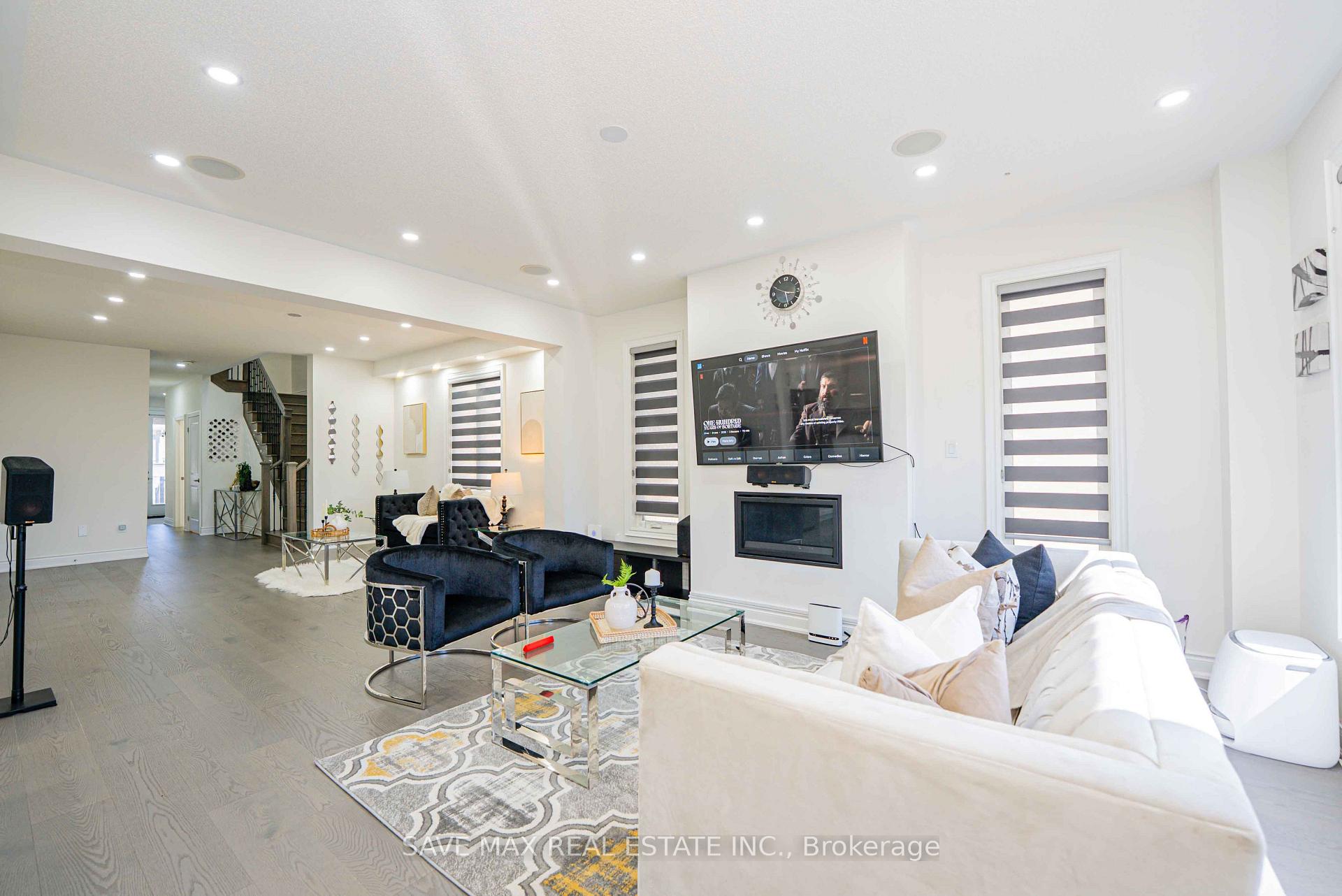 Photo 11 of 13 Ixworth Circle, Brampton, Bram West — HOMEH