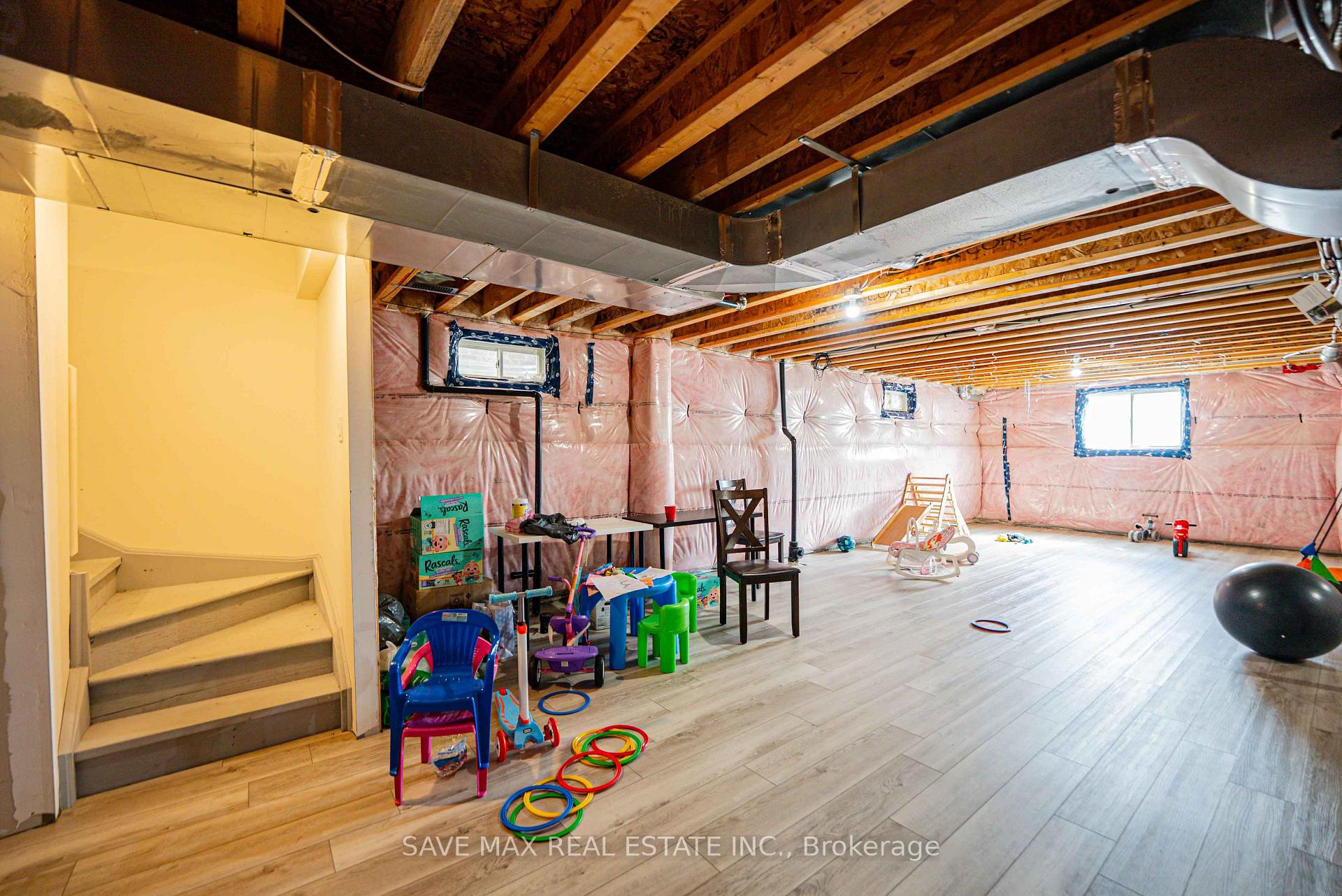 Photo 40 of 13 Ixworth Circle, Brampton, Bram West — HOMEH