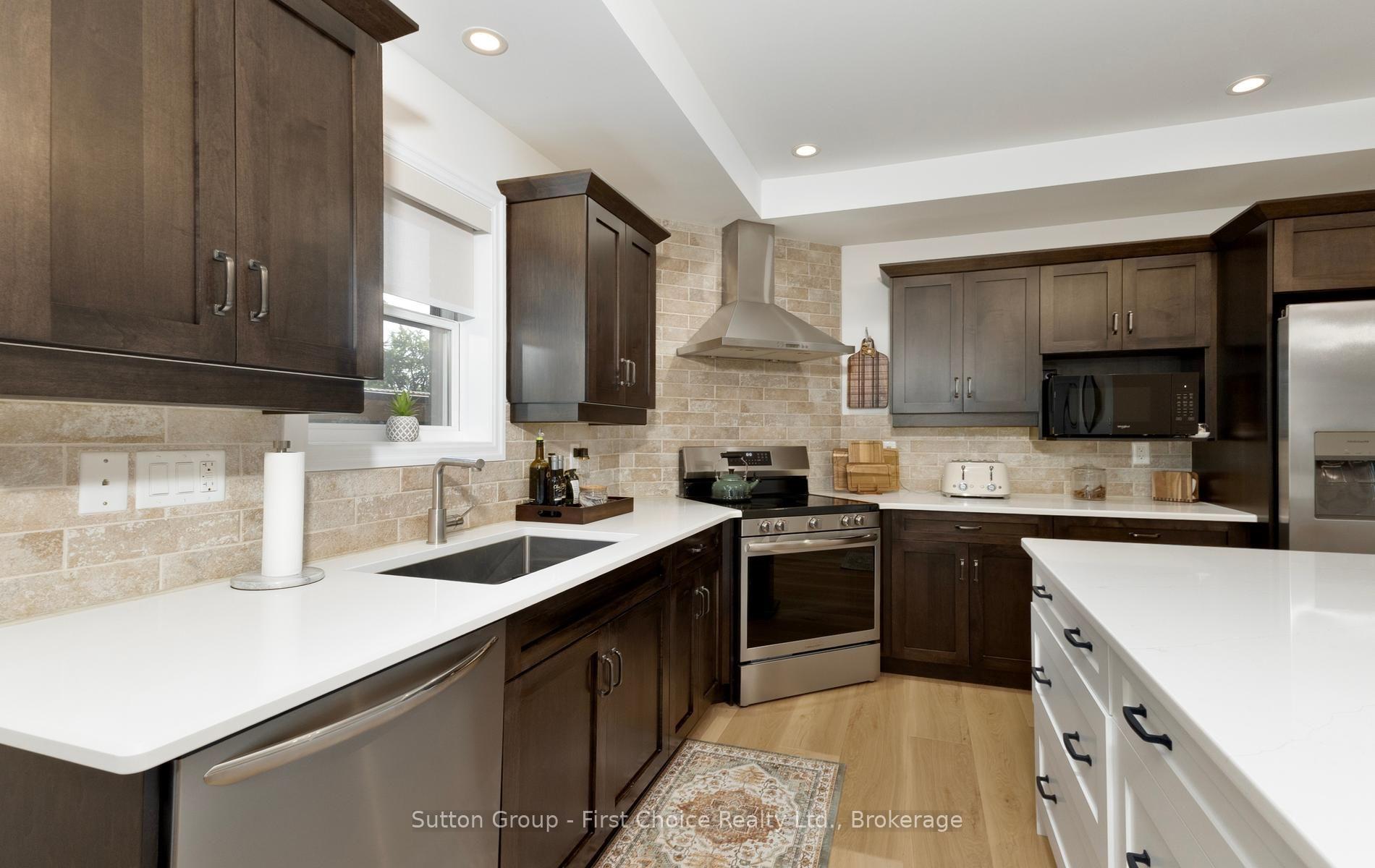 Photo 12 of 247 Sunset Drive, West Perth, Mitchell — HOMEH