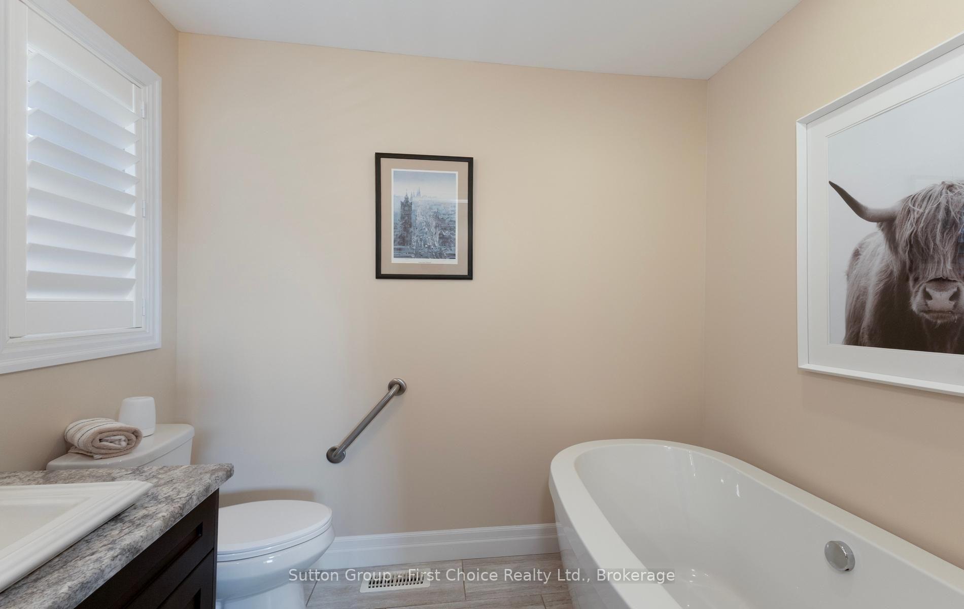 Photo 20 of 247 Sunset Drive, West Perth, Mitchell — HOMEH