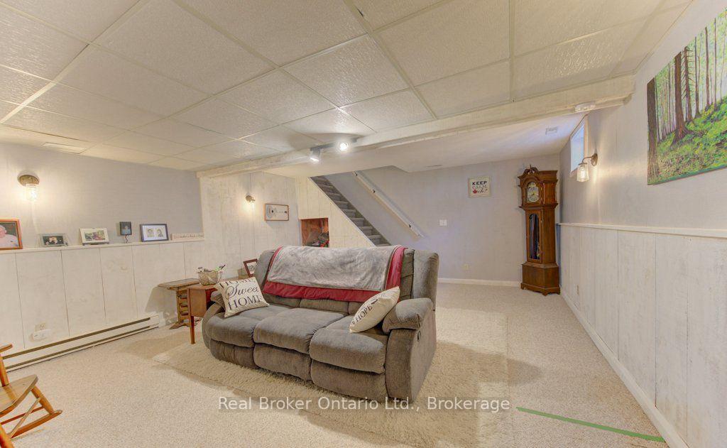 Photo 33 of 4 Wellington Street, Brant, Paris — HOMEH