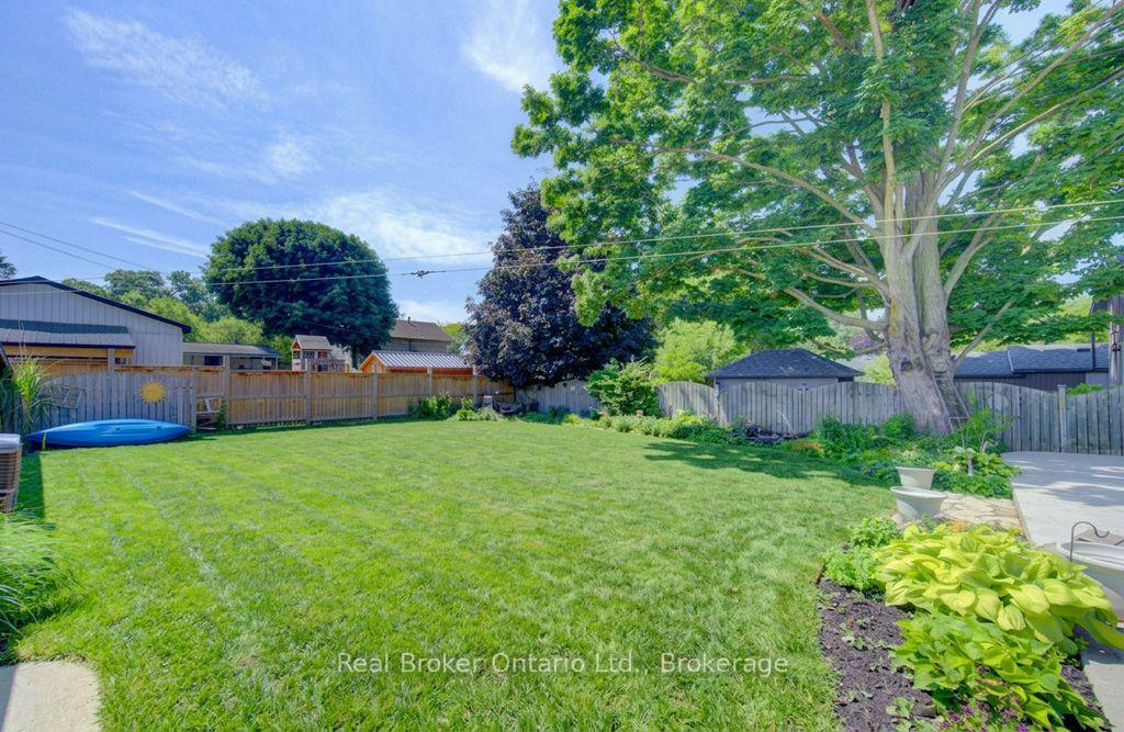 Photo 37 of 4 Wellington Street, Brant, Paris — HOMEH