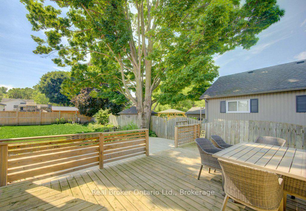 Photo 44 of 4 Wellington Street, Brant, Paris — HOMEH