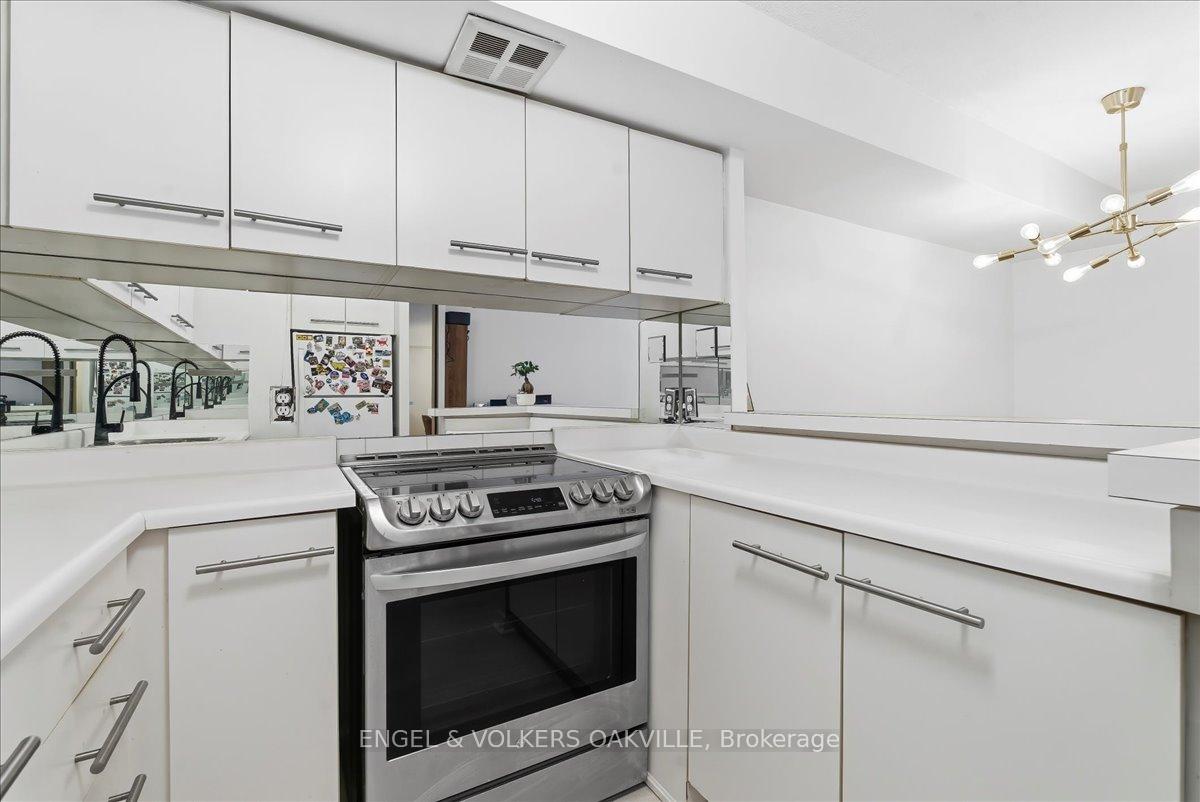 Photo 10 of Unit 1811, 25 The Esplanade, Toronto, Waterfront Communities — HOMEH