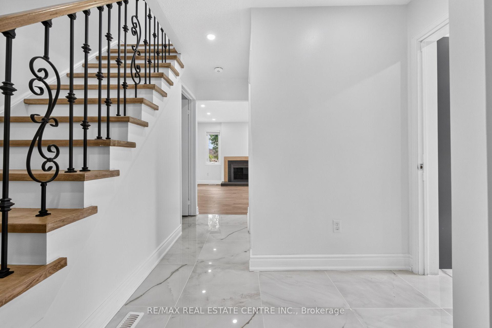 Photo 6 of 62 Bramhall Circle, Brampton, Madoc — HOMEH