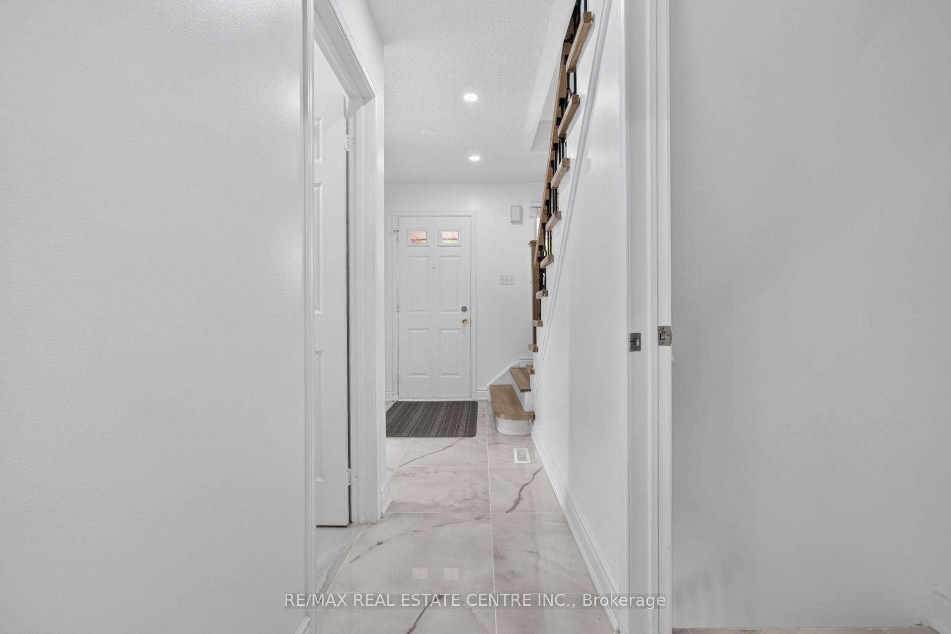 Photo 10 of 62 Bramhall Circle, Brampton, Madoc — HOMEH