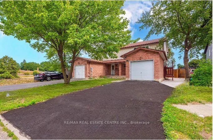 Photo 3 of 62 Bramhall Circle, Brampton, Madoc — HOMEH