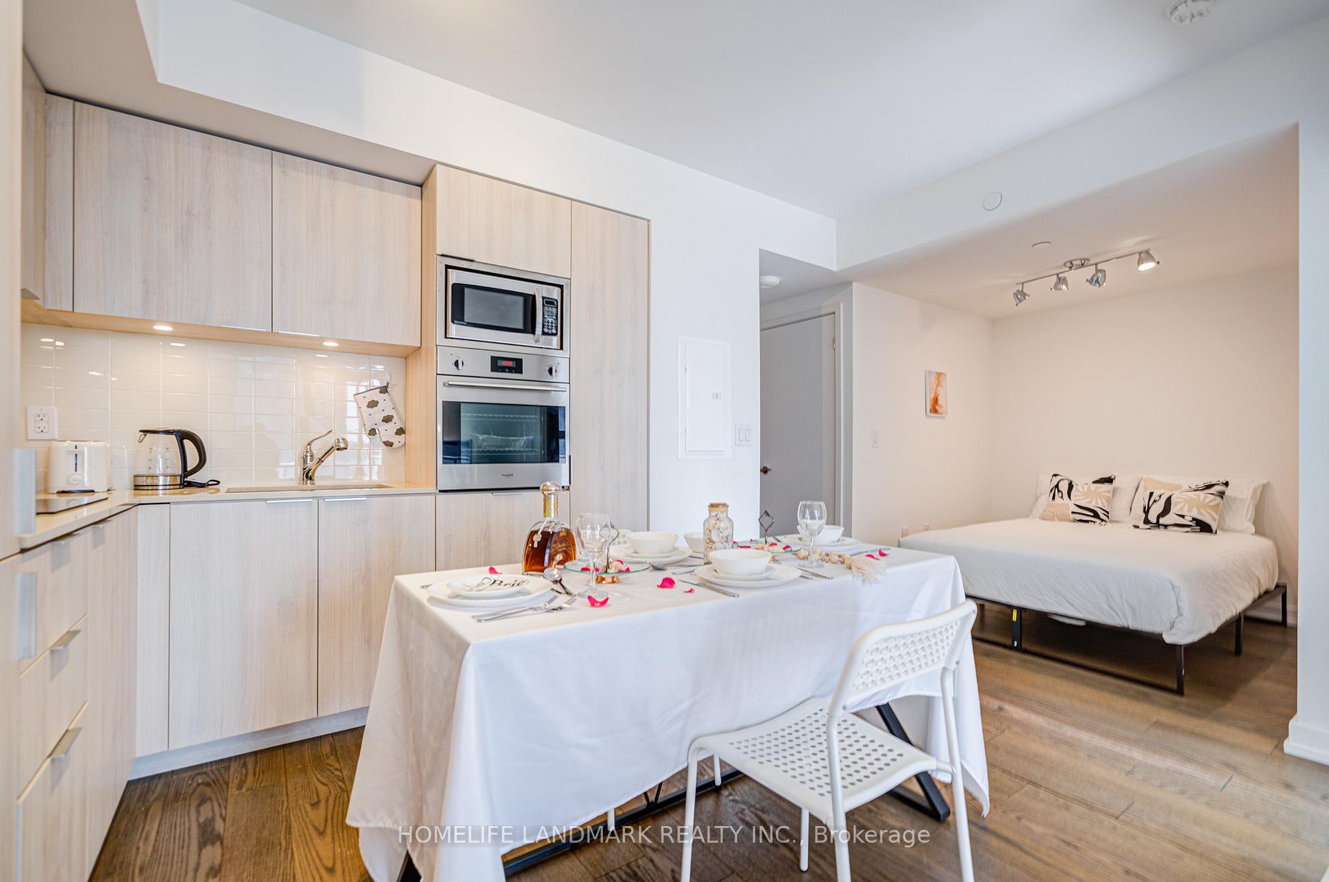 Photo 8 of Unit 1106, 11 Wellesley Street W, Toronto, Bay Street Corridor — HOMEH