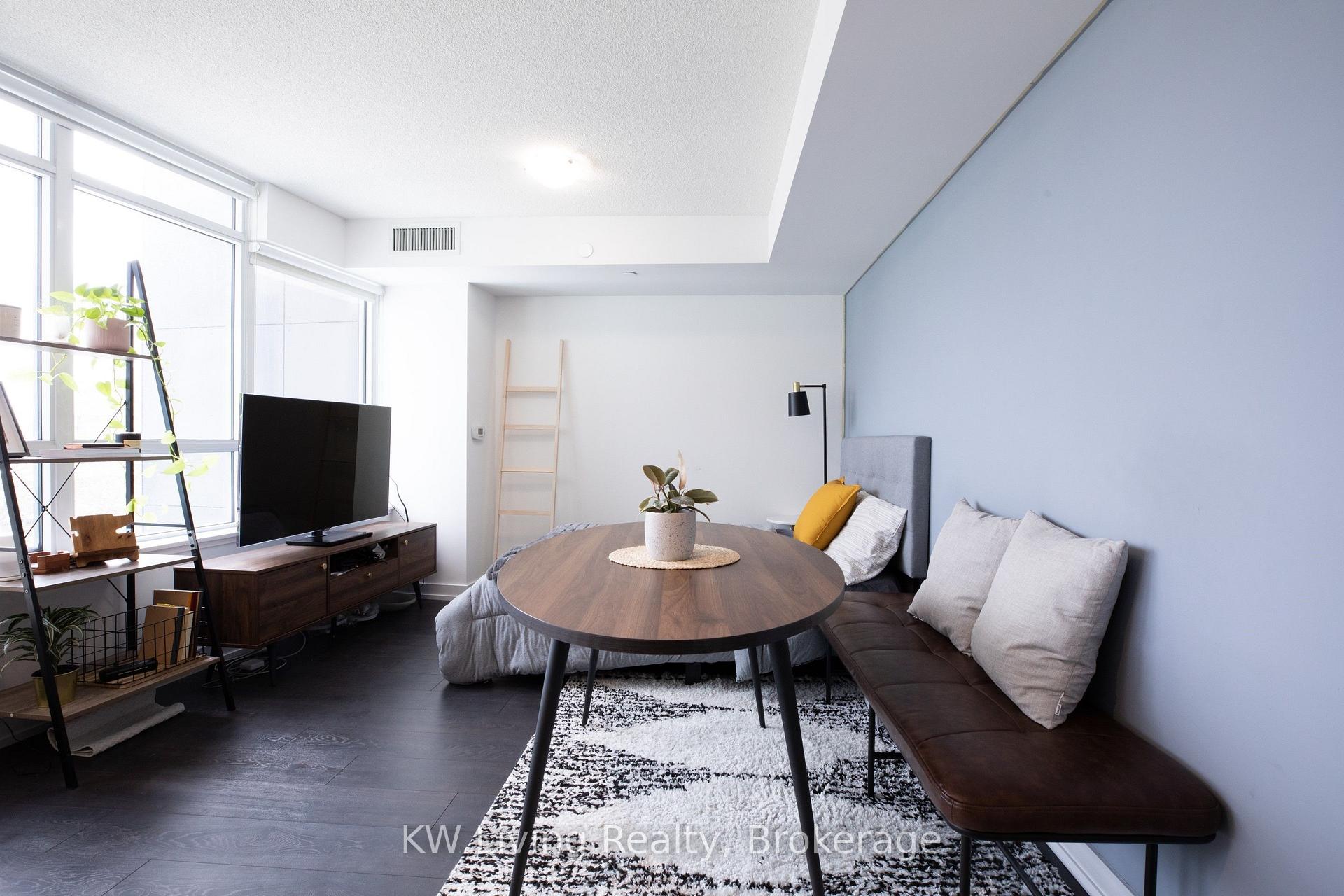 Photo 4 of Unit 316, 125 Redpath Avenue, Toronto, Mount Pleasant West — HOMEH