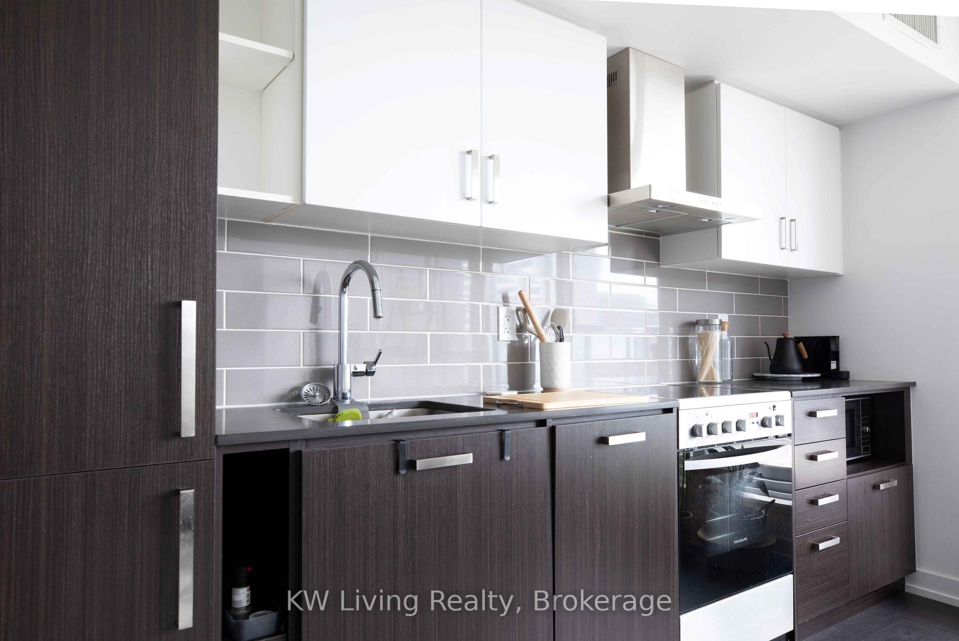Photo 7 of Unit 316, 125 Redpath Avenue, Toronto, Mount Pleasant West — HOMEH