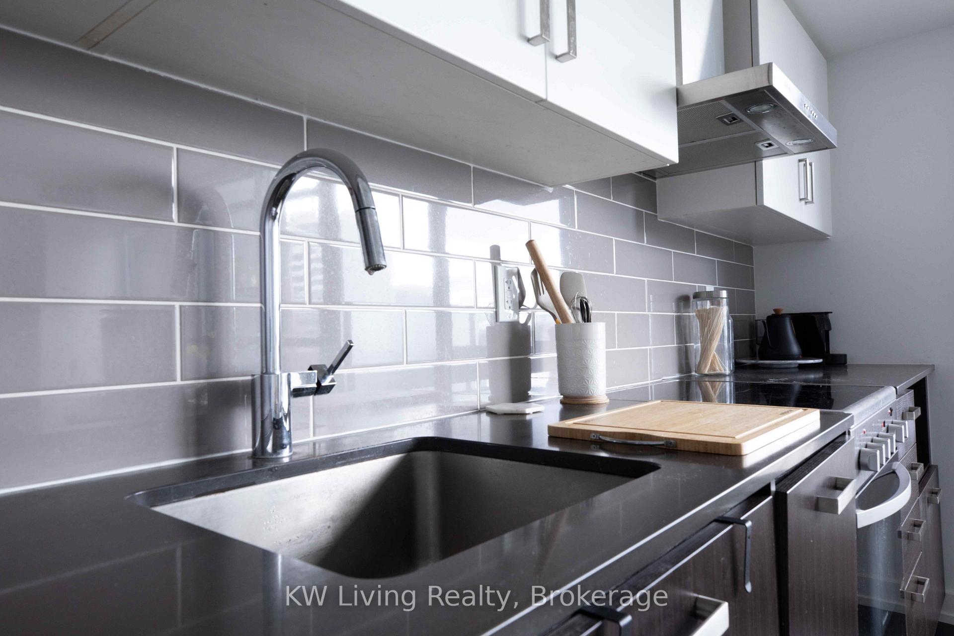Photo 8 of Unit 316, 125 Redpath Avenue, Toronto, Mount Pleasant West — HOMEH