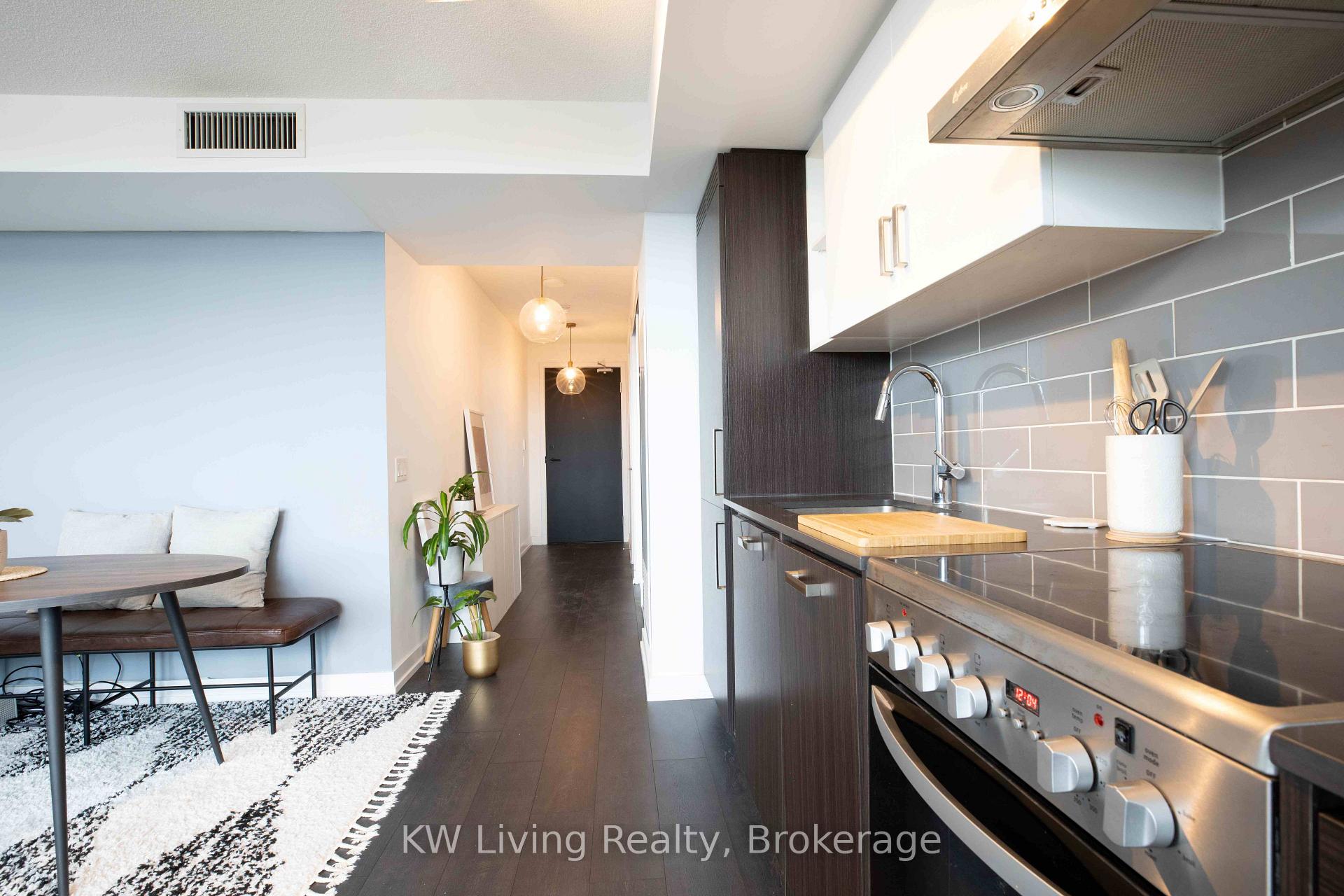 Photo 9 of Unit 316, 125 Redpath Avenue, Toronto, Mount Pleasant West — HOMEH