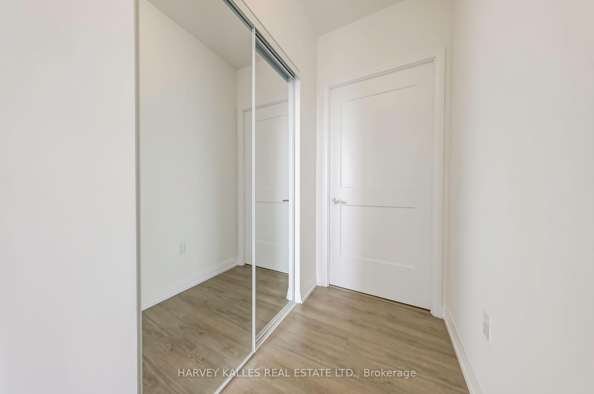 Photo 4 of Unit LPH19, 50 Dunfield Avenue, Toronto, Mount Pleasant West — HOMEH
