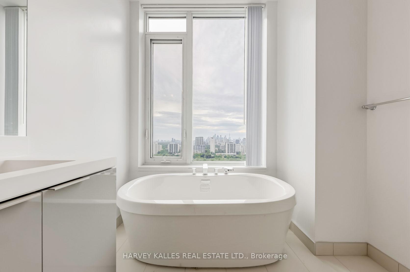 Photo 14 of Unit LPH19, 50 Dunfield Avenue, Toronto, Mount Pleasant West — HOMEH