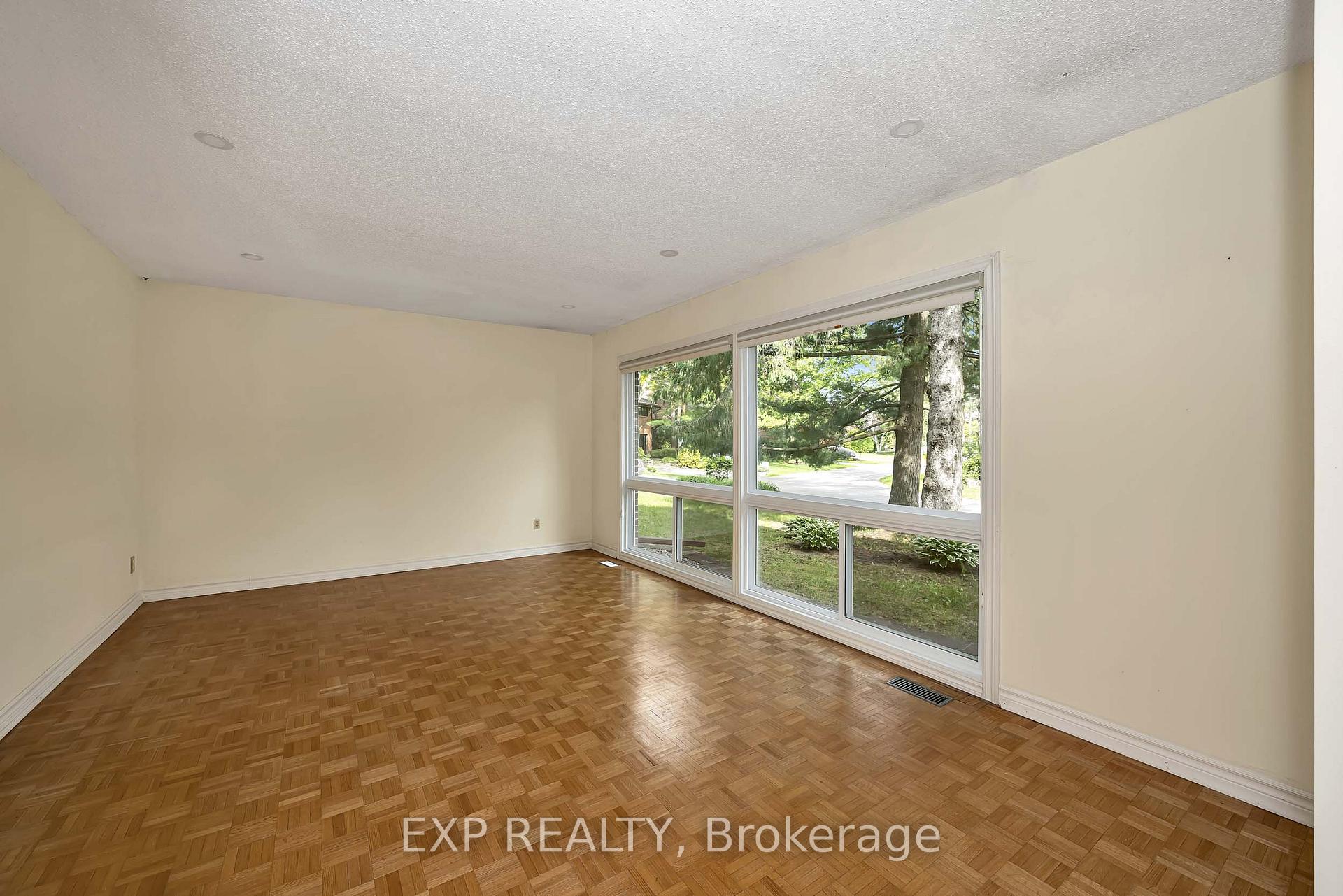Photo 12 of 14 Carr Crescent, Ottawa, Kanata - Beaverbrook — HOMEH