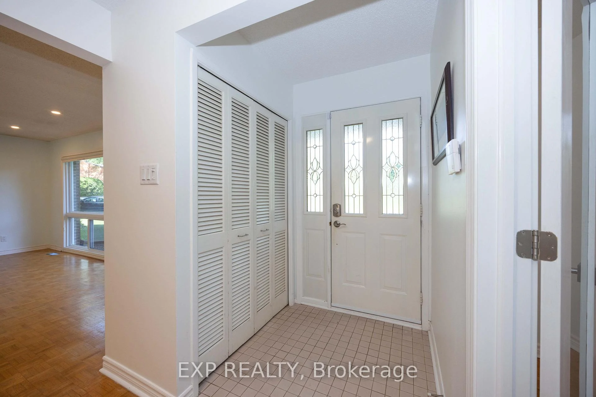 Photo 5 of 14 Carr Crescent, Ottawa, Kanata - Beaverbrook — HOMEH