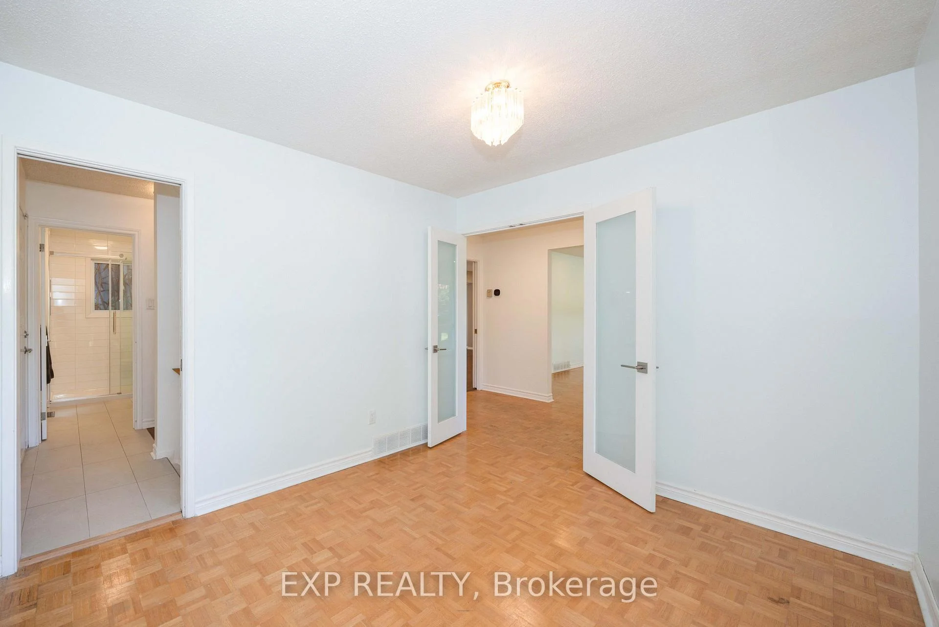 Photo 11 of 14 Carr Crescent, Ottawa, Kanata - Beaverbrook — HOMEH