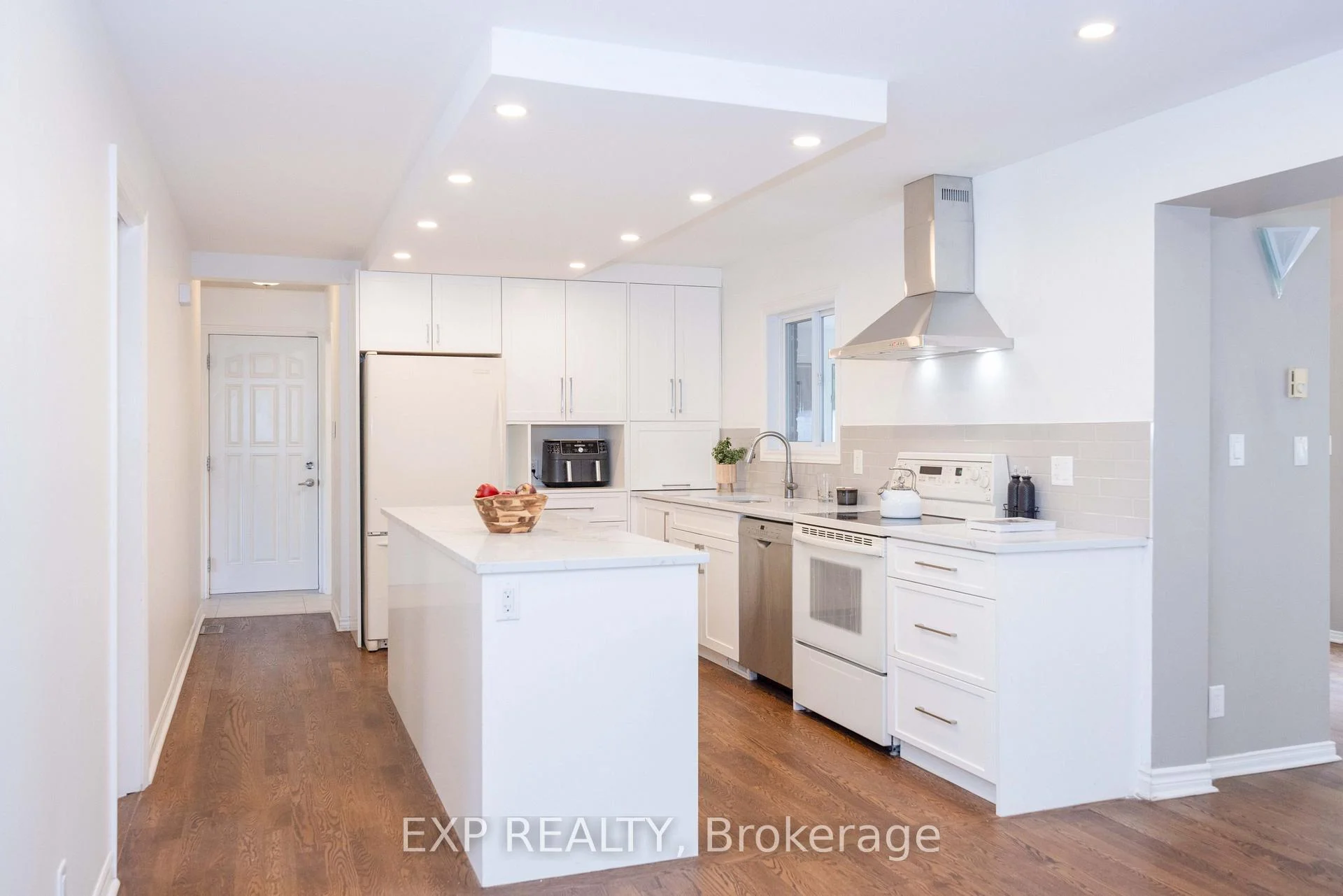 Photo 17 of 14 Carr Crescent, Ottawa, Kanata - Beaverbrook — HOMEH