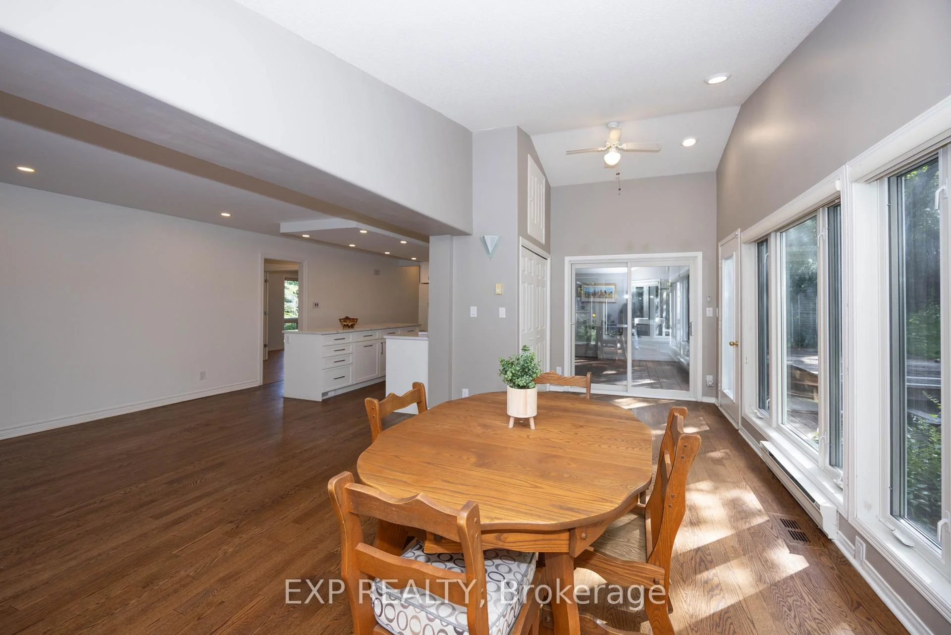 Photo 34 of 14 Carr Crescent, Ottawa, Kanata - Beaverbrook — HOMEH