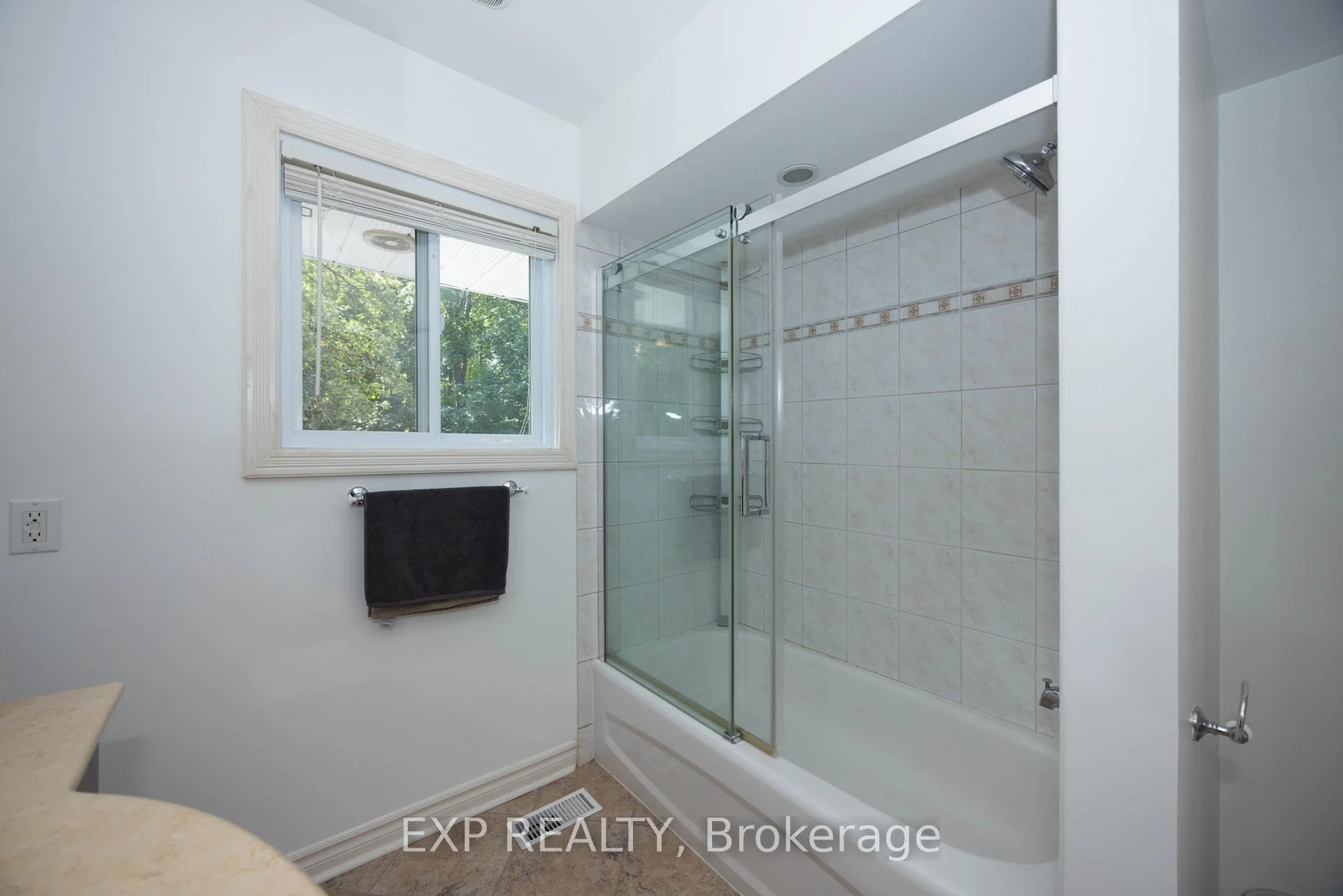 Photo 49 of 14 Carr Crescent, Ottawa, Kanata - Beaverbrook — HOMEH