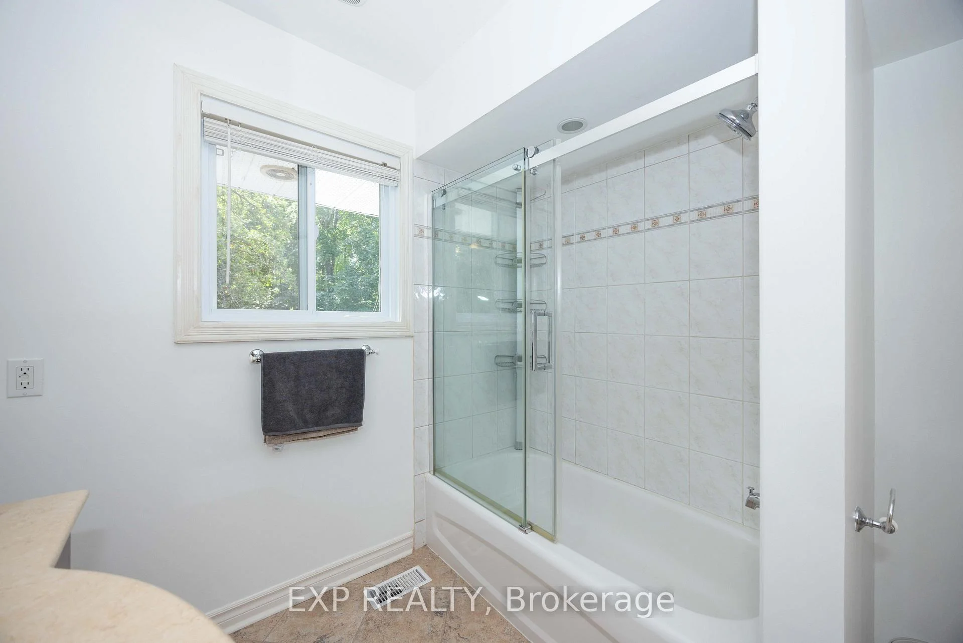 Photo 86 of 14 Carr Crescent, Ottawa, Kanata - Beaverbrook — HOMEH