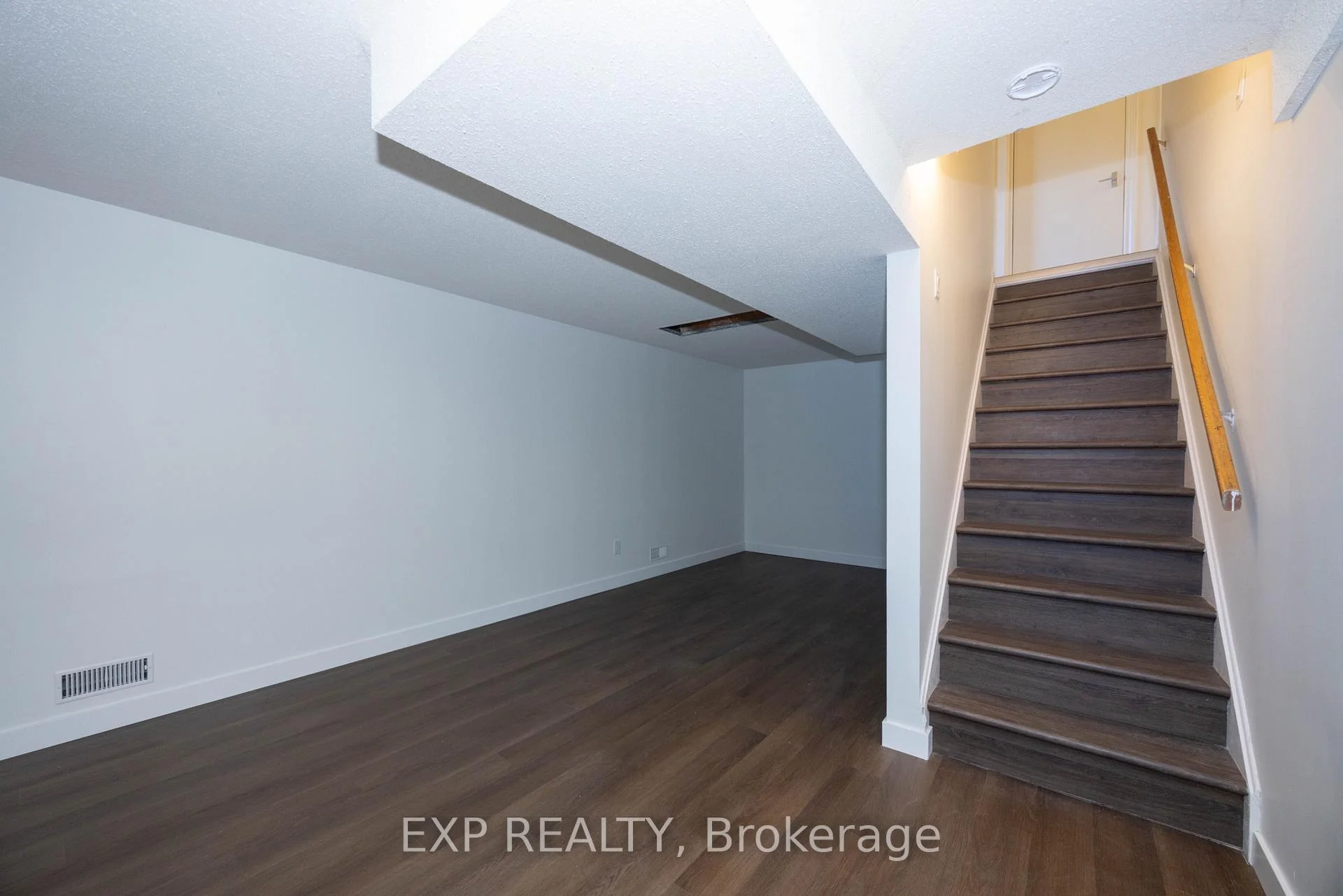 Photo 93 of 14 Carr Crescent, Ottawa, Kanata - Beaverbrook — HOMEH